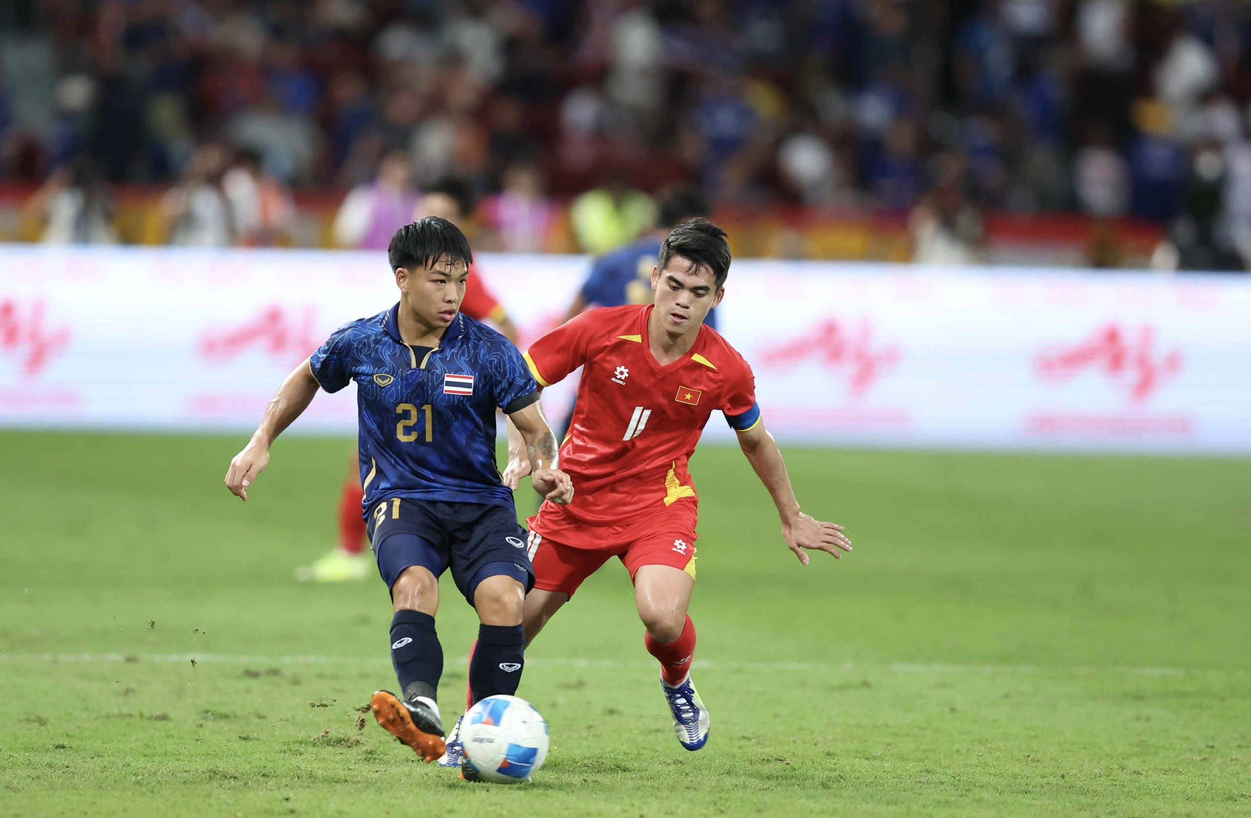 Cú ăn ba lịch sử của Văn Khang và Trung Kiên - Ảnh 3.