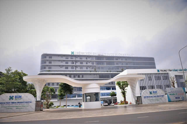 L&atilde;nh đạo Sở Y tế Đắk Lắk th&ocirc;ng tin vụ việc tại Bệnh viện Đại học Y Dược Bu&ocirc;n Ma Thuột - Ảnh 1.