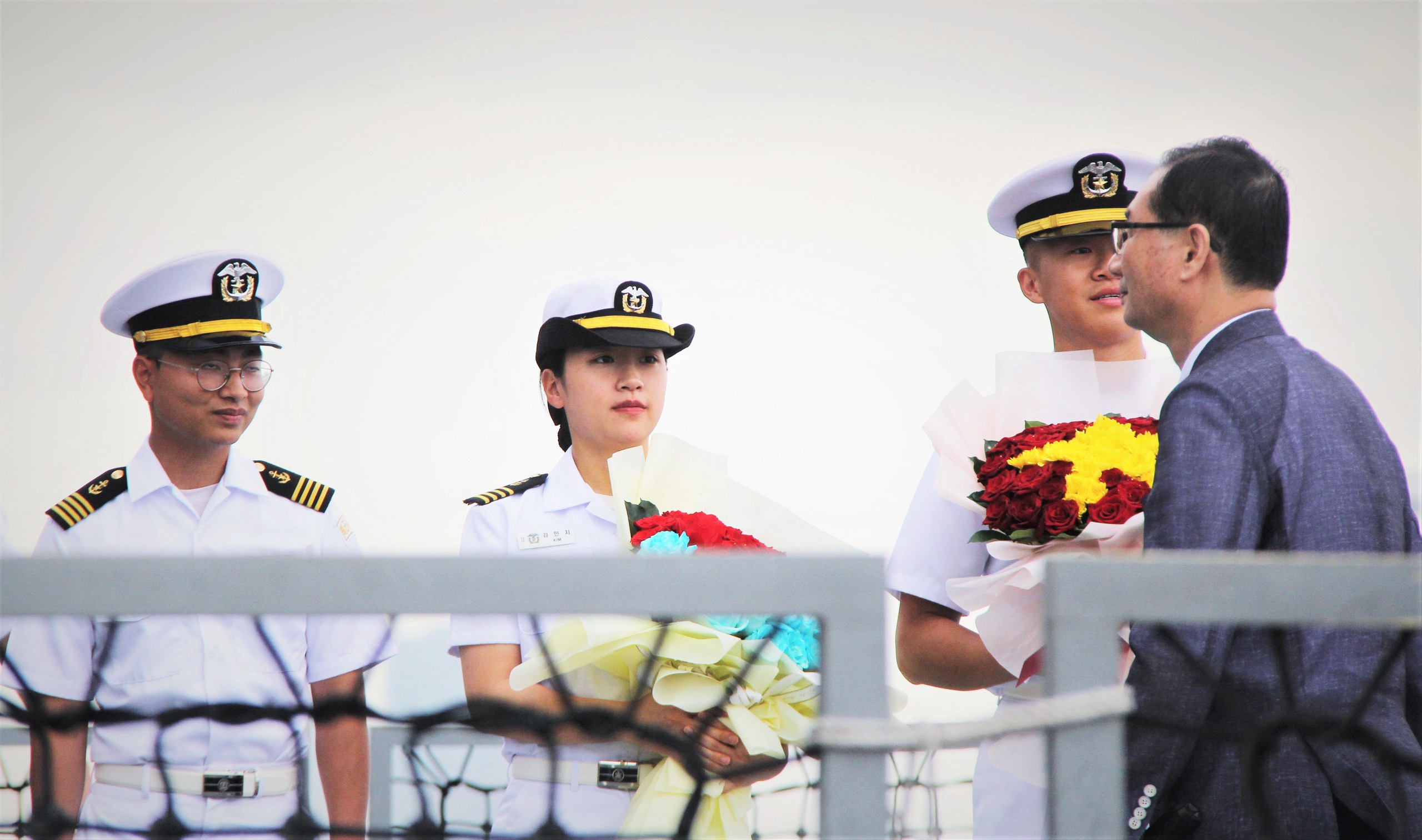 Thủy thủ đoàn tàu Hải quân Hàn Quốc rạng rỡ trong ngày đầu cập cảng Tiên Sa, TP Đà Nẵng - Ảnh 7.