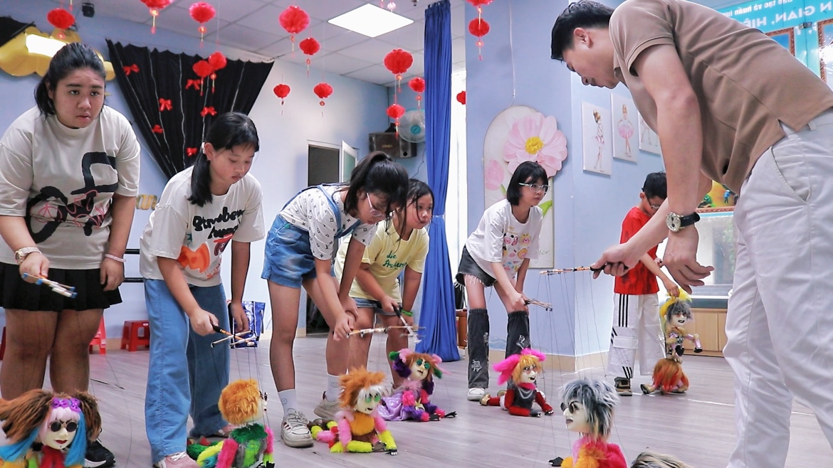 "Giữ lửa" nghệ thuật dân gian Việt Nam qua lớp học múa rối 0 đồng   - Ảnh 6.