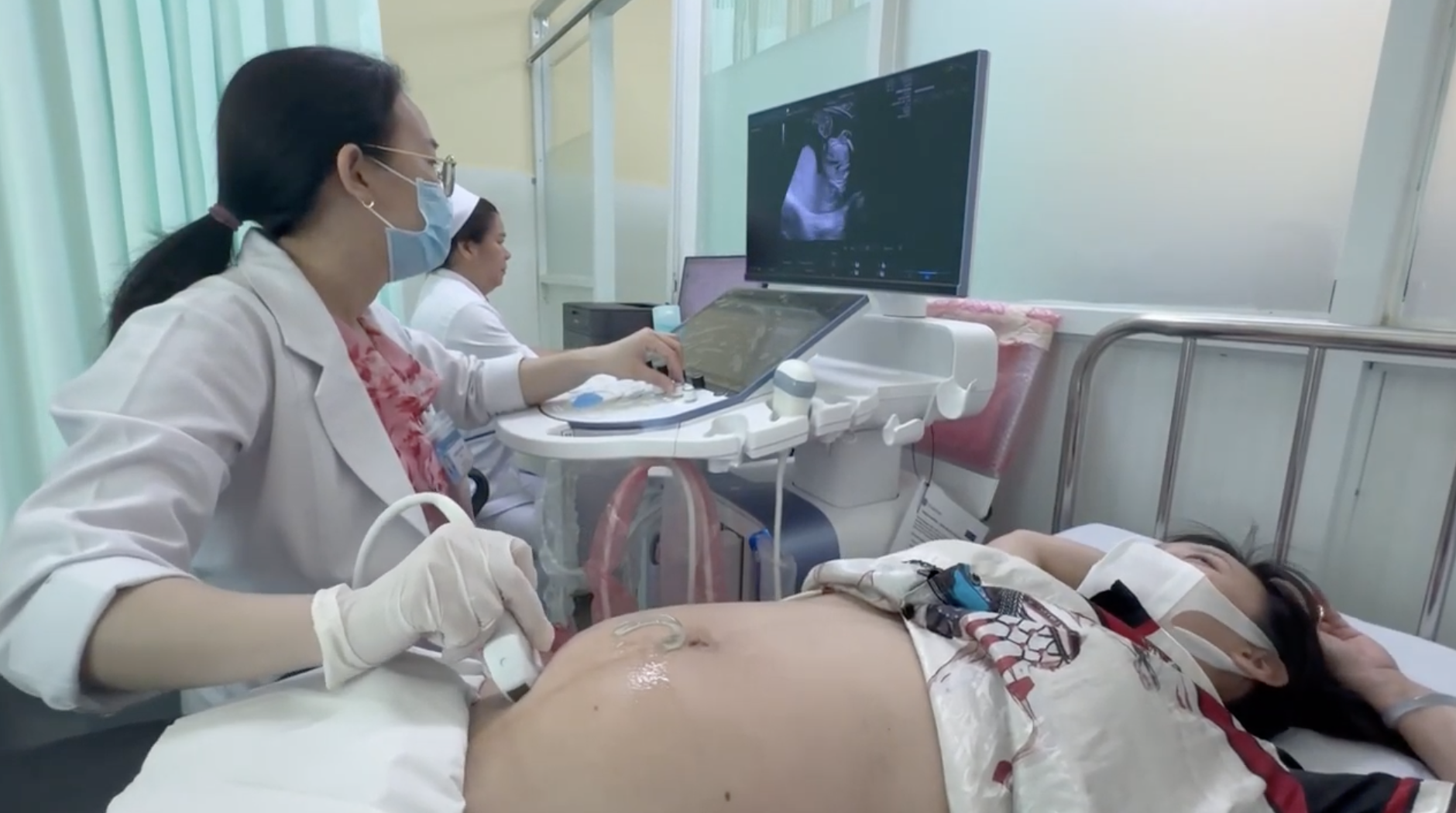 Bệnh viện Từ Dũ cơ sở 2: 3 tuần thử vận hành thử nghiệm lượt khám tăng 4 lần, chuyển viện giảm mạnh - Ảnh 8.