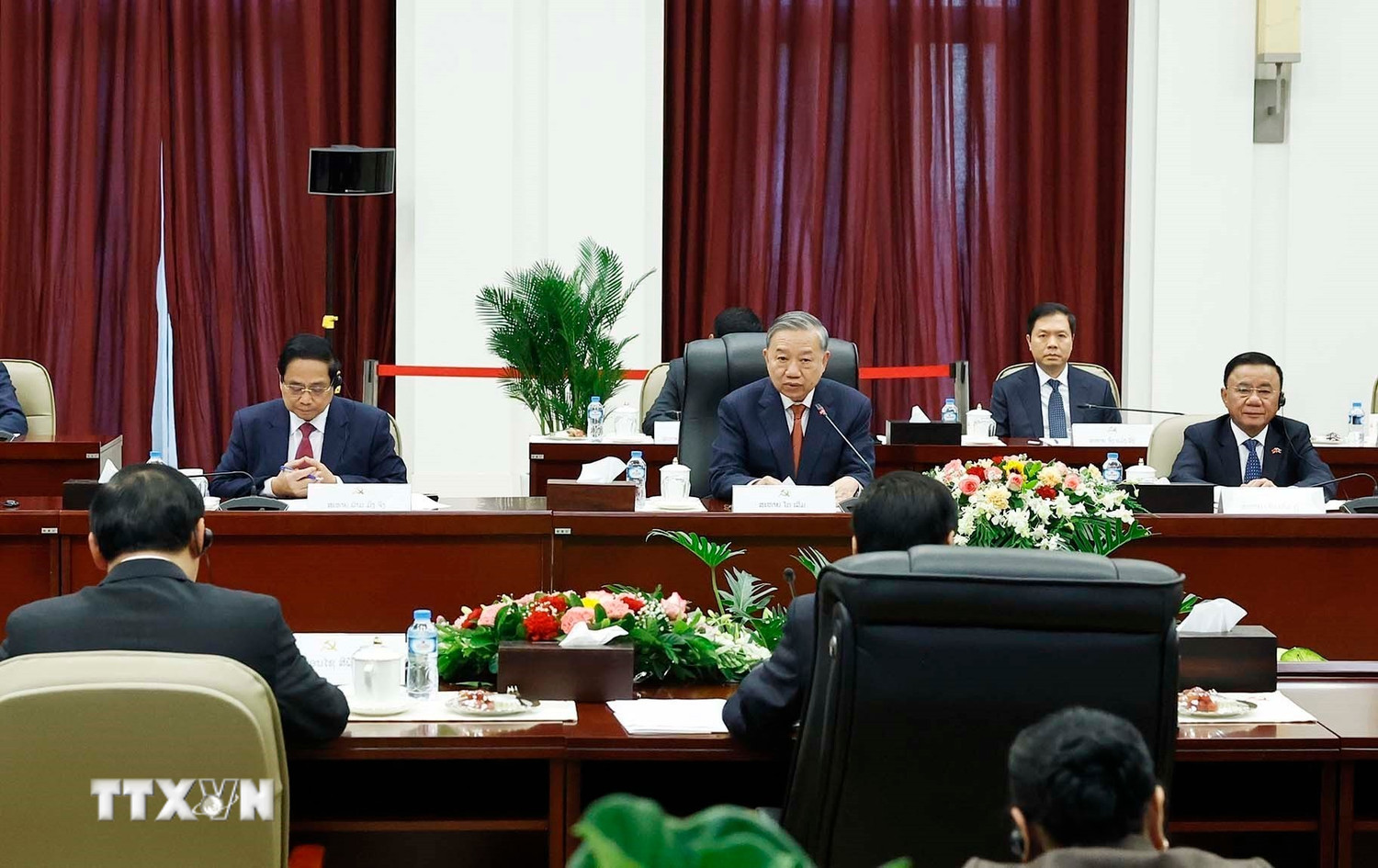 Cuộc gặp cấp cao giữa Đảng Cộng sản Việt Nam và Đảng Nhân dân Cách mạng Lào - Ảnh 5.