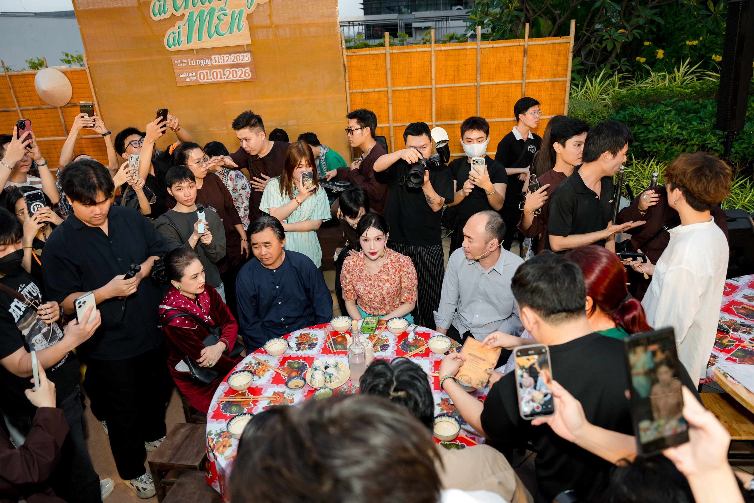 Thu Trang khẳng định không "ngán" Trấn Thành, Trường Giang - Ảnh 1.