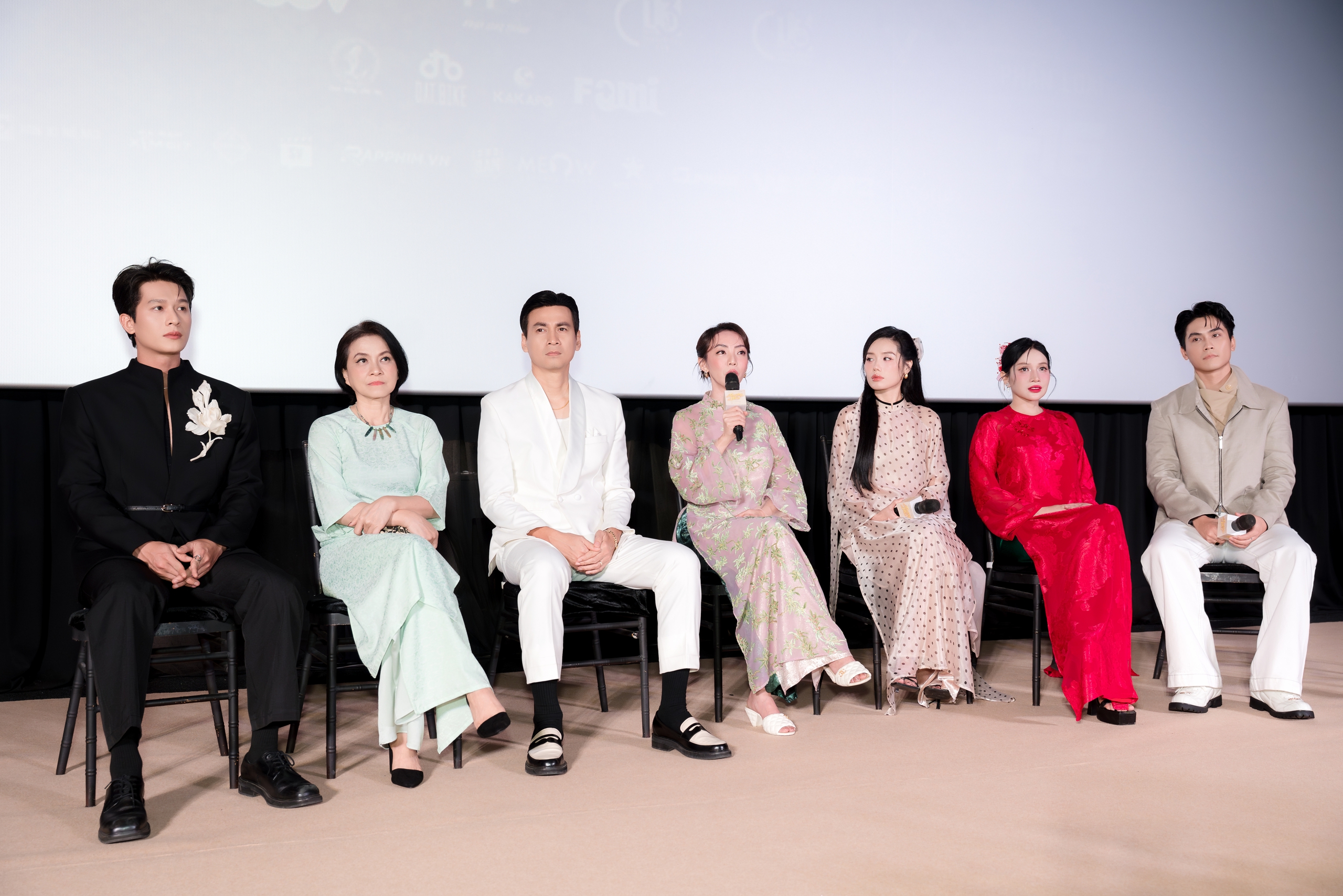 Thu Trang khẳng định không "ngán" Trấn Thành, Trường Giang - Ảnh 10.