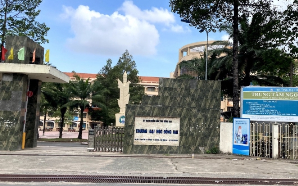 Lập tổ r&agrave; so&aacute;t, th&aacute;o gỡ vướng mắc vụ sinh vi&ecirc;n Trường Đại học Đồng Nai chưa nhận được tiền hỗ trợ - Ảnh 1.