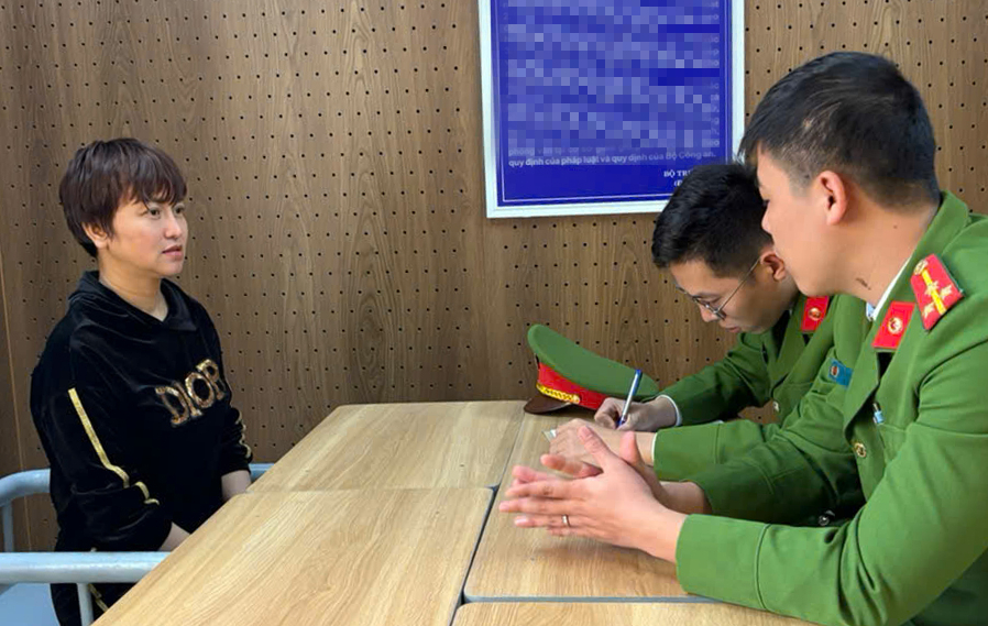 Tài Tử Lý Long Cơ Chia Tay Vương Thanh Hà: Một Câu Chuyện Tình Đẫm Nước Mắt