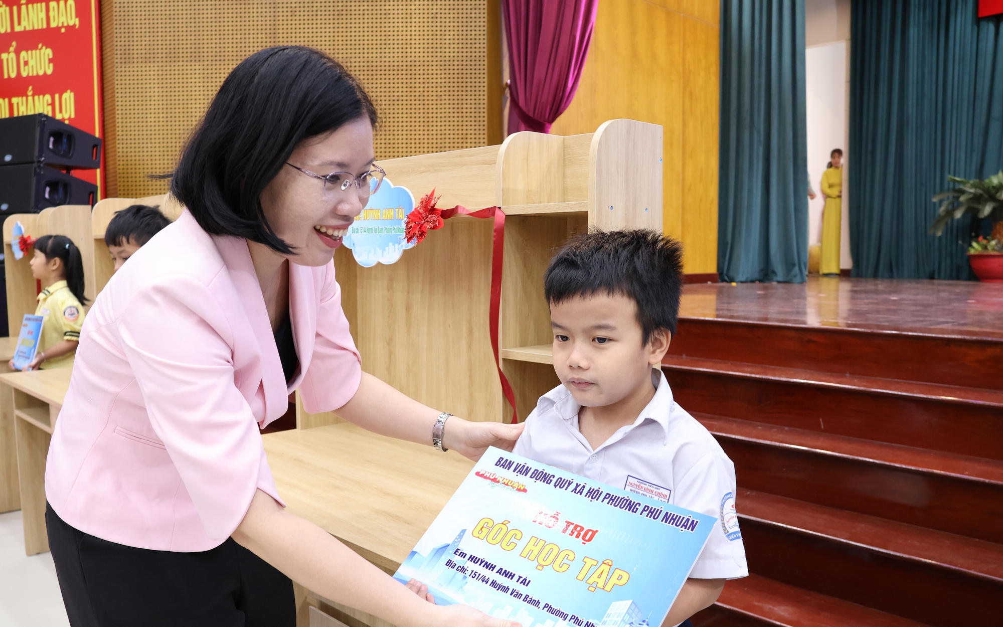 Tết nghĩa t&igrave;nh giữa phố thị: Ng&agrave;y hội Tết Việt ở phường Ph&uacute; Nhuận, TPHCM - Ảnh 5.