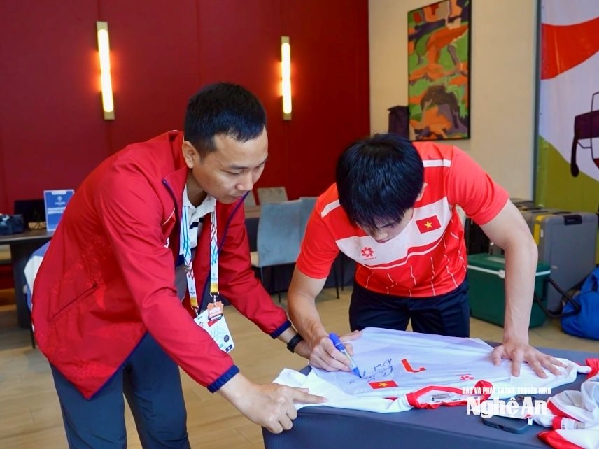 Nguyễn Đình Bắc tiếp tục "tỏa sáng" sau SEA Games 33 - Ảnh 2.