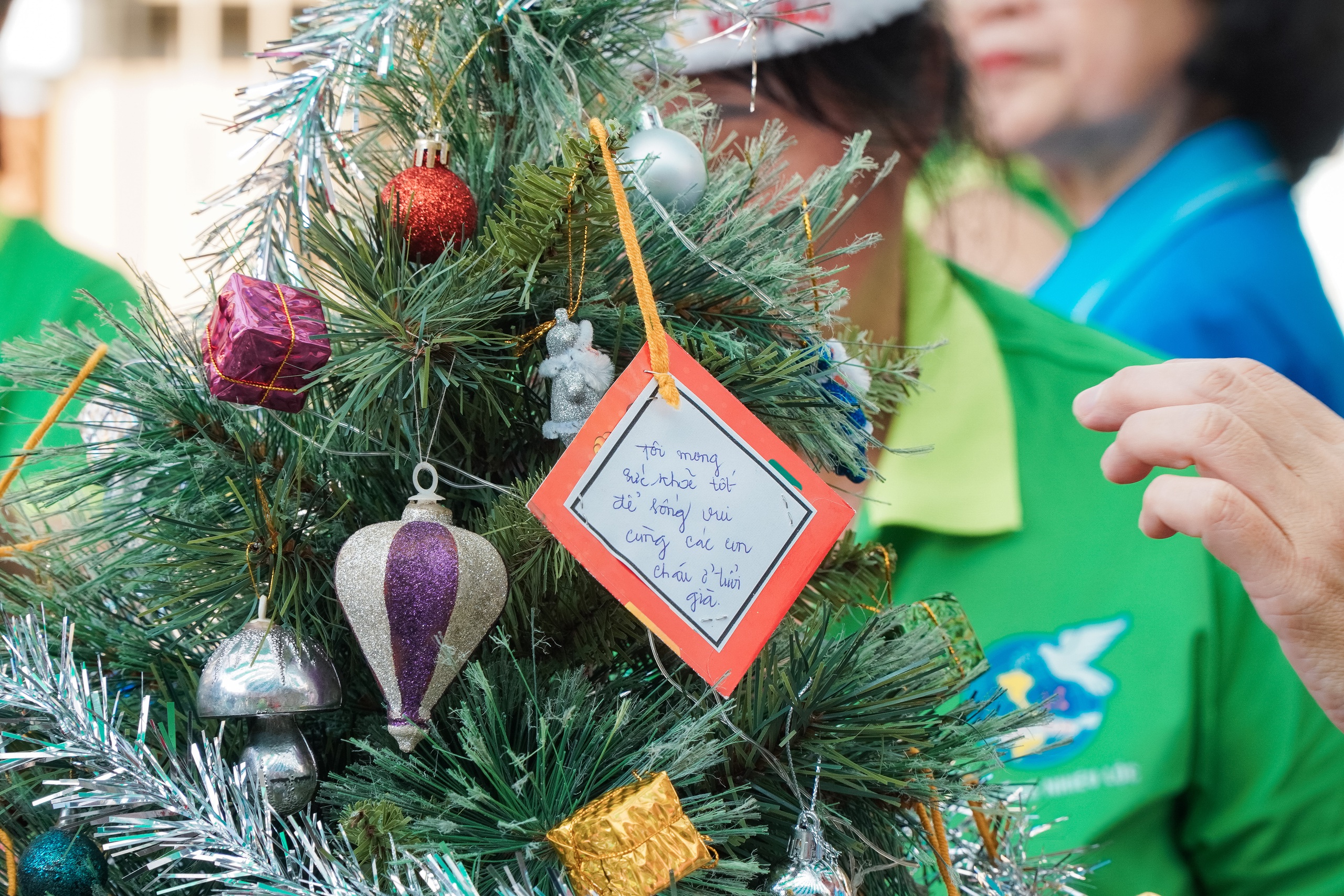 Phường Nhiêu Lộc "lên đèn" đón Giáng sinh bằng hội thi trang trí cây thông - Ảnh 7.