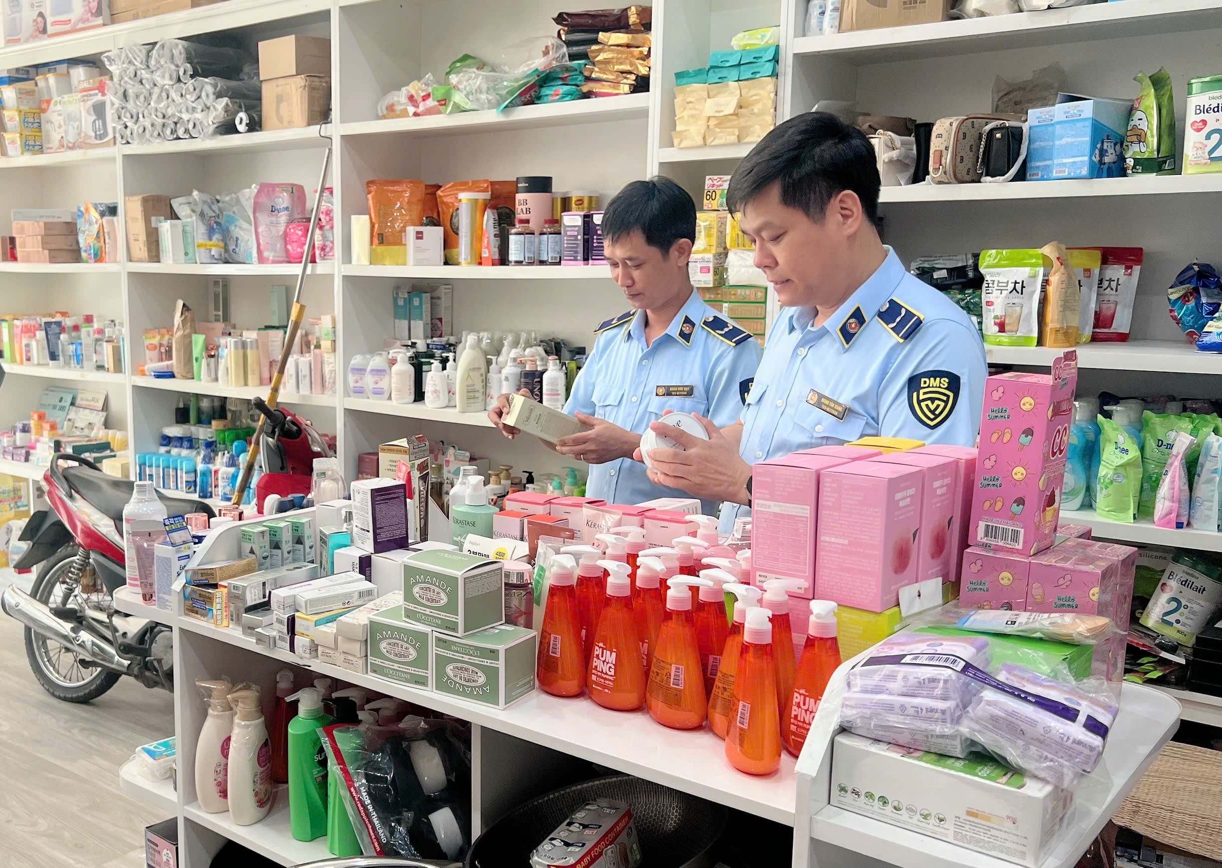 Bộ Y tế đã chuyển 31 vụ có dấu hiệu hình sự liên quan thuốc và thực phẩm bảo vệ sức khỏe sang Công an - Ảnh 1.