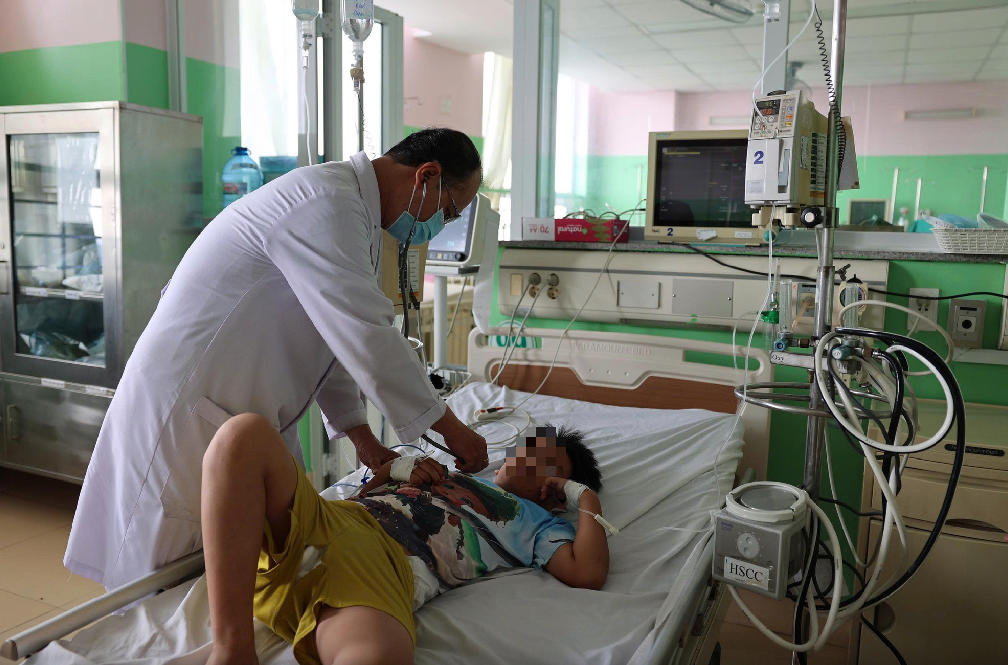 TP HCM ghi nhận 102 người nghi ngộ độc sau ăn bánh mì - Ảnh 1.