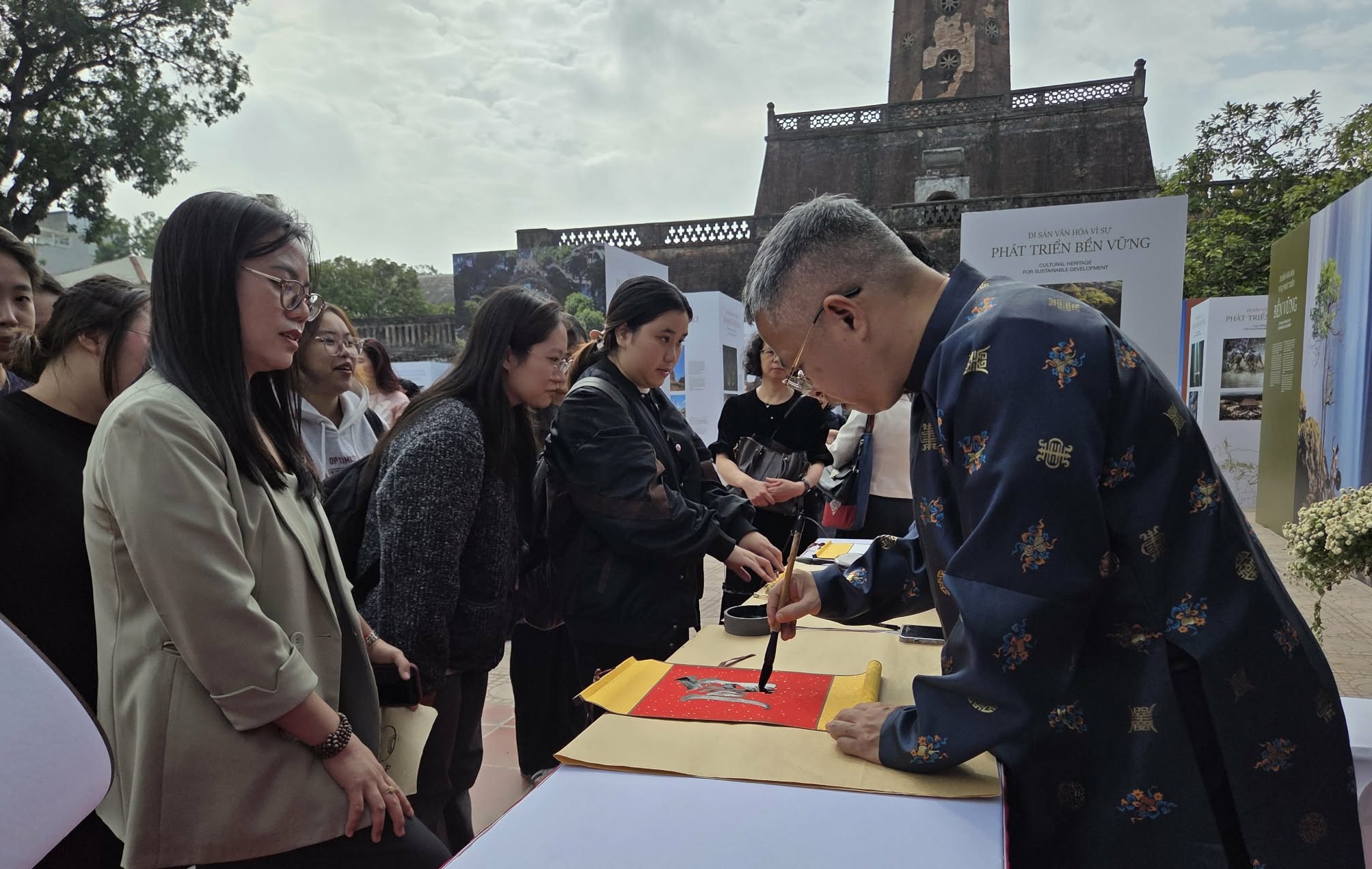 Trưng b&agrave;y Di sản văn h&oacute;a Việt Nam tại Ho&agrave;ng Th&agrave;nh Thăng Long - Ảnh 5.