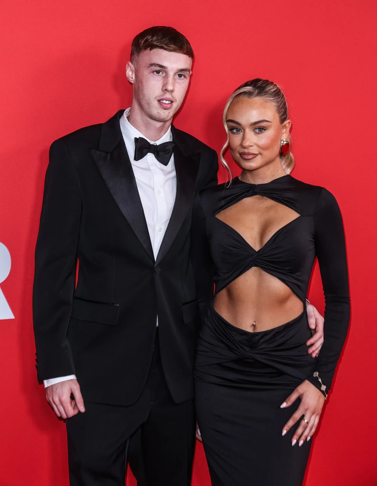 Vẻ đẹp 2 bóng hồng từng “nồng cháy” cùng sao Chelsea - Ảnh 4.