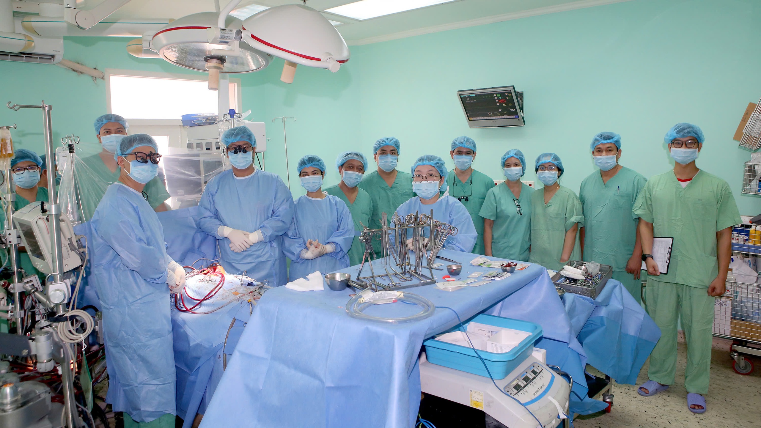 Bệnh viện thông tin về ca ghép gan và tim lấy từ người cho chết não tại TPHCM - Ảnh 2.