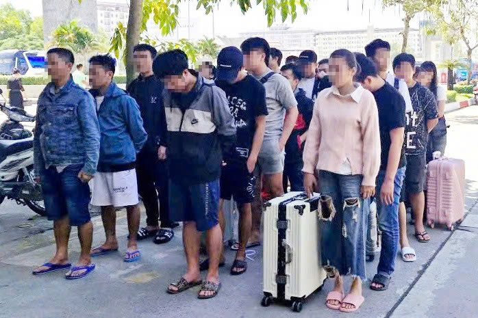 Tây Ninh xử phạt 31 người xuất cảnh trái phép sang Campuchia - Ảnh 2.