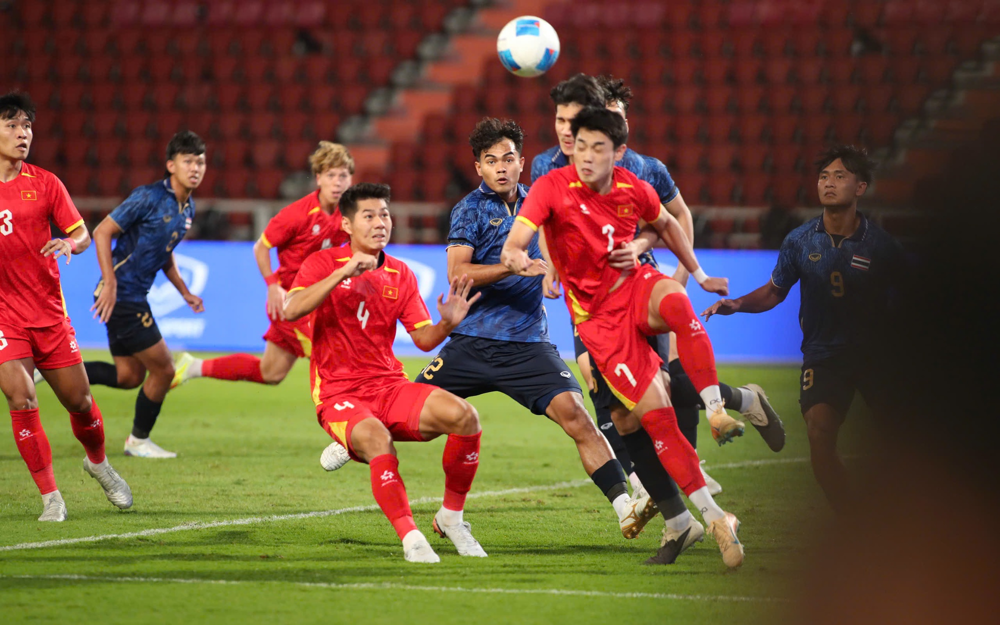 Nhiều cầu thủ trẻ bị VFF phạt v&igrave; thi đấu kh&ocirc;ng đ&uacute;ng khả năng ở giải U19 Quốc gia - Ảnh 2.