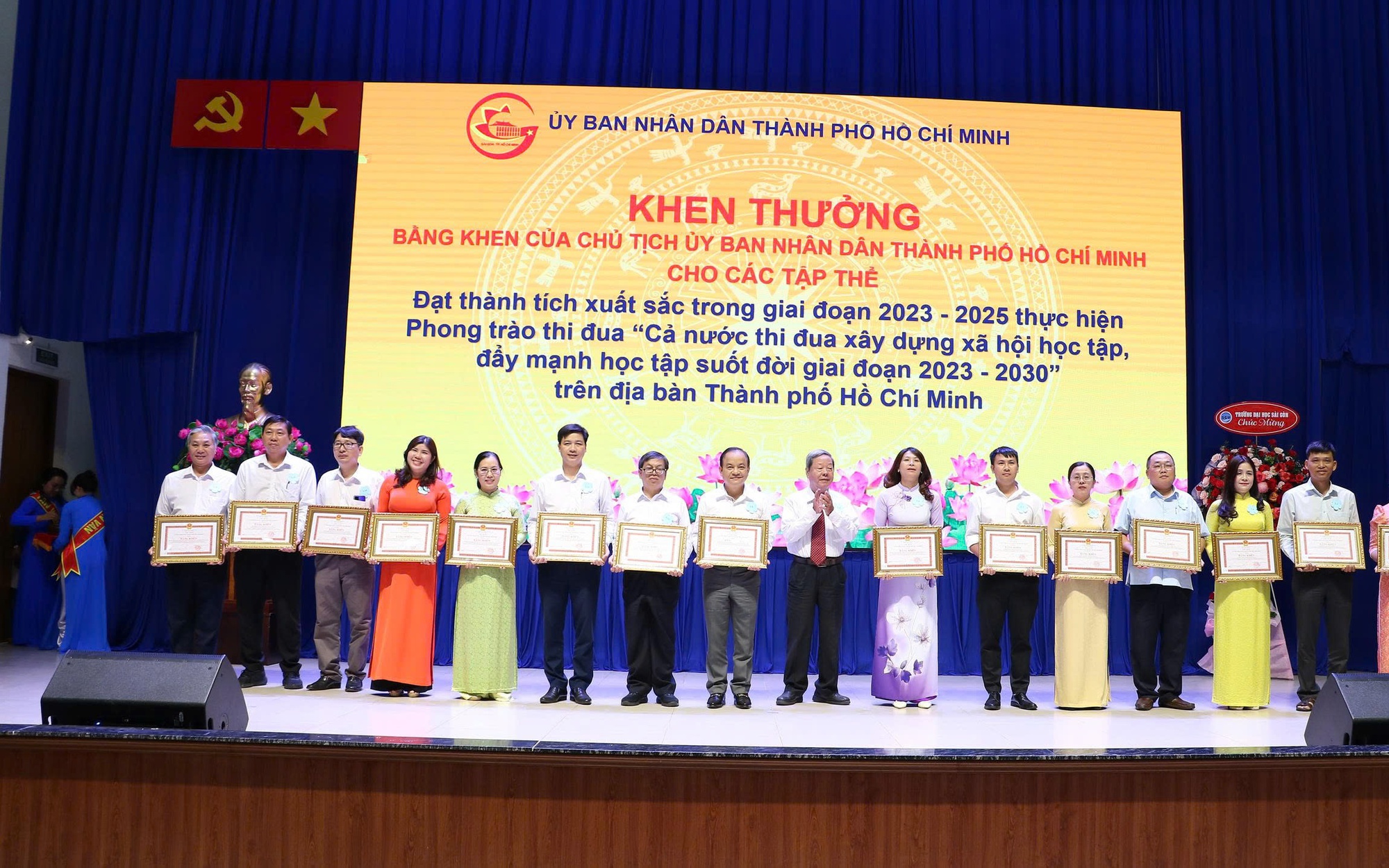 75 gương &ldquo;Sinh vi&ecirc;n 5 tốt&rdquo;, &ldquo;Học sinh 3 r&egrave;n luyện&rdquo; Đo&agrave;n UBND TPHCM năm 2025 - Ảnh 2.