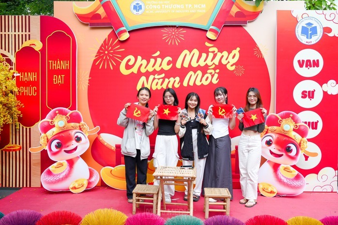 Tổng LĐLĐ Việt Nam đồng ý nghỉ Tết Dương lịch 2026 4 ngày liên tục - Ảnh 1.