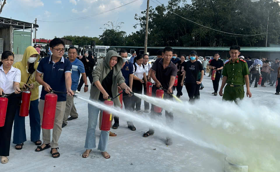 Một đội chữa cháy và cứu nạn cứu hộ ở TPHCM cứu chữa thành công 200 tỉ đồng cho doanh nghiệp - Ảnh 3.