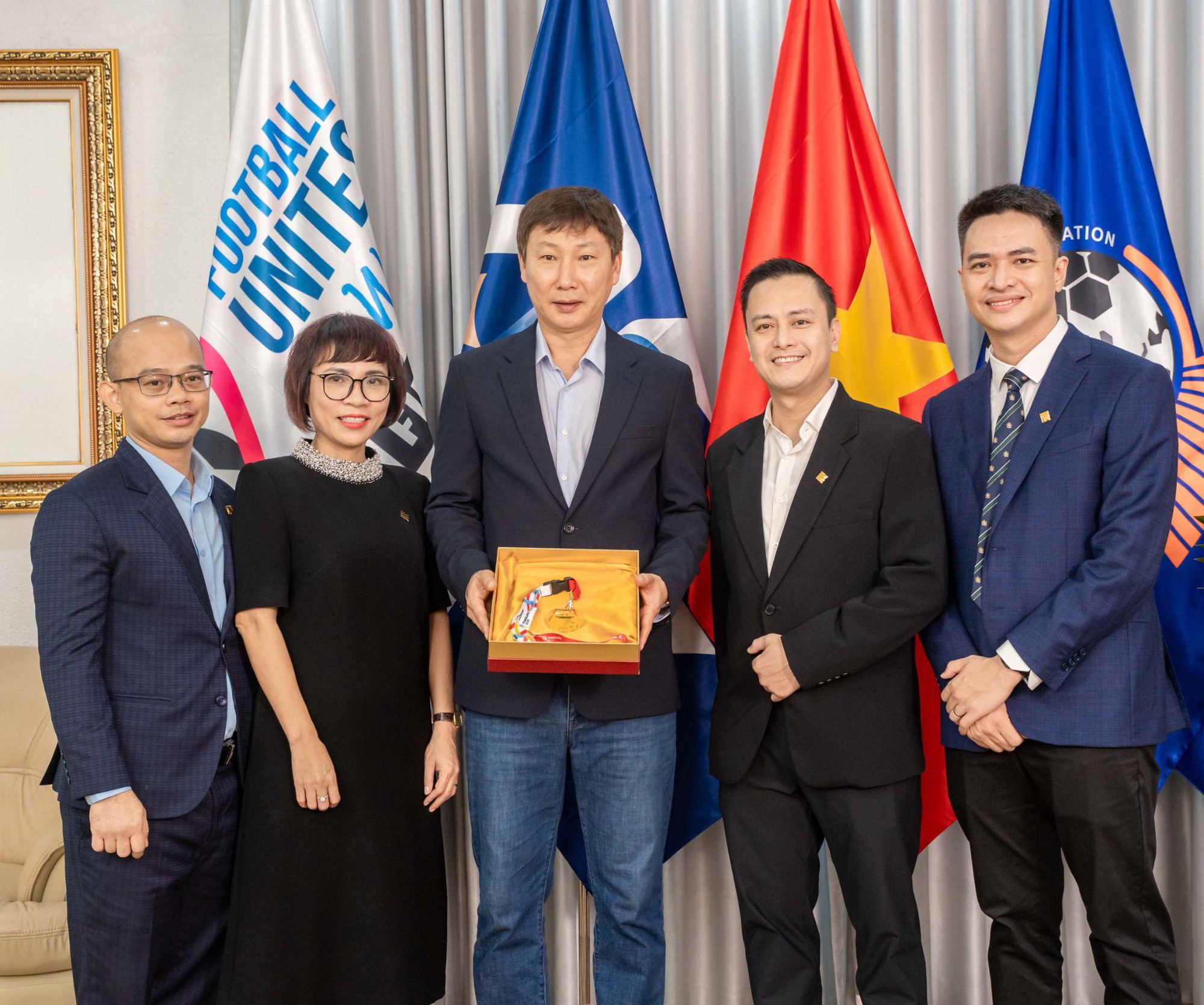 photo 1766565139488 17665651396791202251993