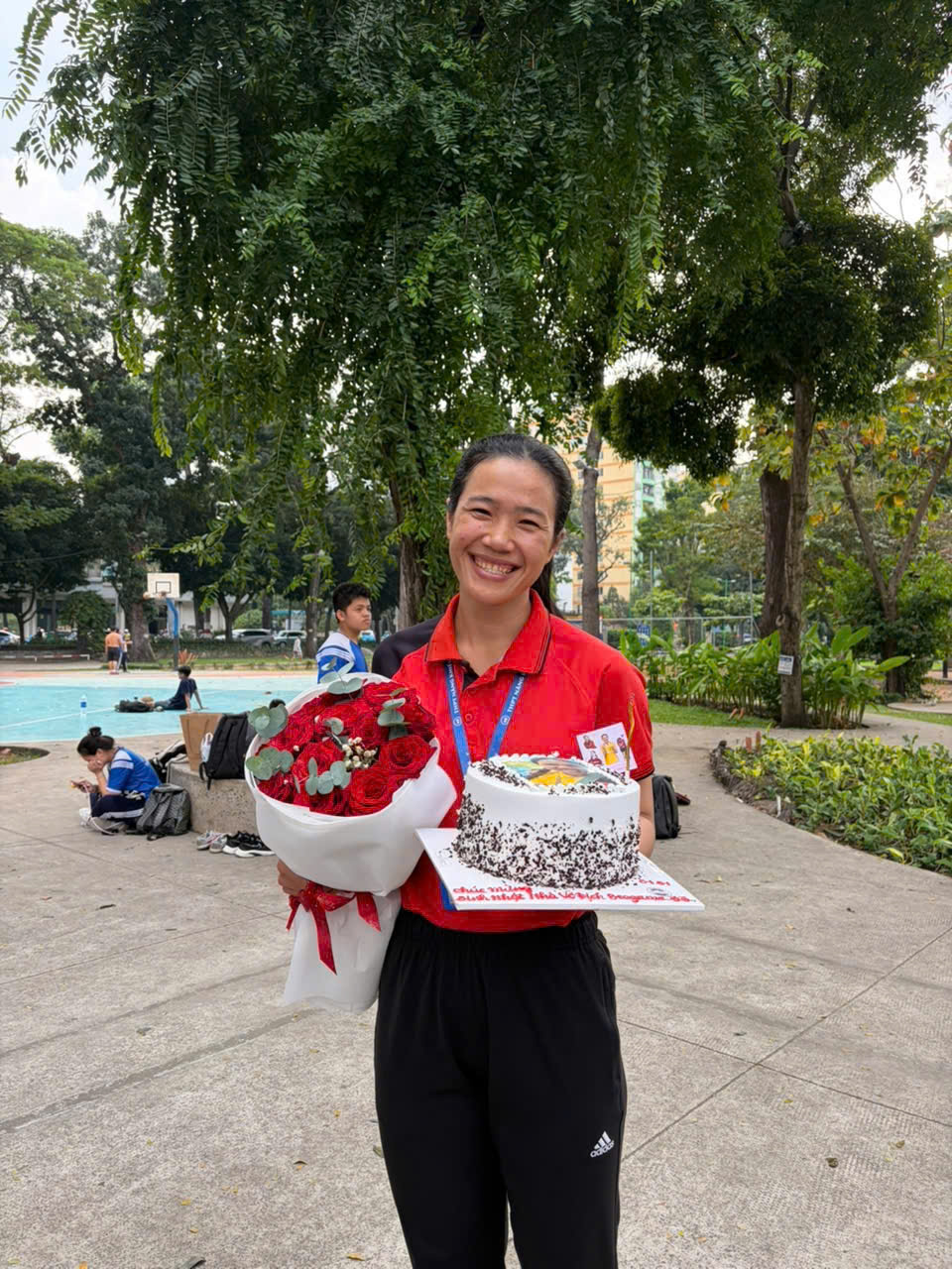 VIDEO: Khoảnh khắc "cô giáo SEA Games" mắc "bẫy" học trò - Ảnh 2.