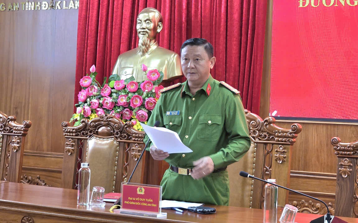 Triệt ph&aacute; đường d&acirc;y ma t&uacute;y Đắk Lắk với 2 m&aacute;y x&uacute;c v&agrave; h&agrave;ng trăm kg chất cấm - Ảnh 4.