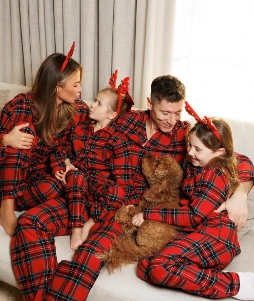 Chùm ảnh các ngôi sao bóng đá đón Giáng sinh 2025 - Ảnh 3.