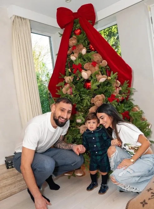 Chùm ảnh các ngôi sao bóng đá đón Giáng sinh 2025 - Ảnh 6.