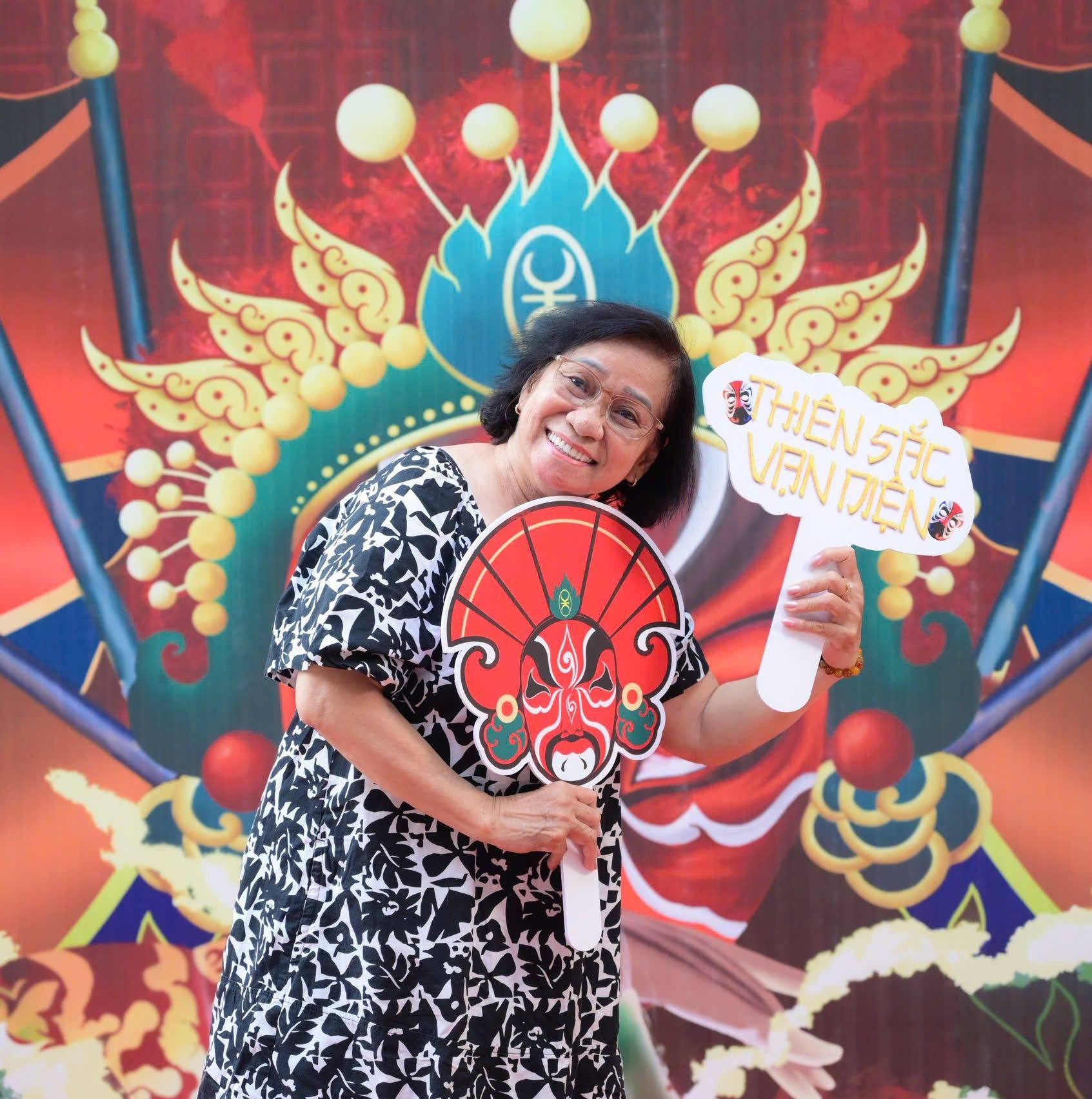 NSƯT Ngọc Khanh – nhịp cầu bền bỉ đưa hát bội đến với giới trẻ - Ảnh 1.