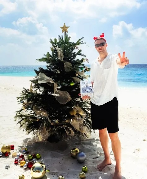 Chùm ảnh các ngôi sao bóng đá đón Giáng sinh 2025 - Ảnh 7.