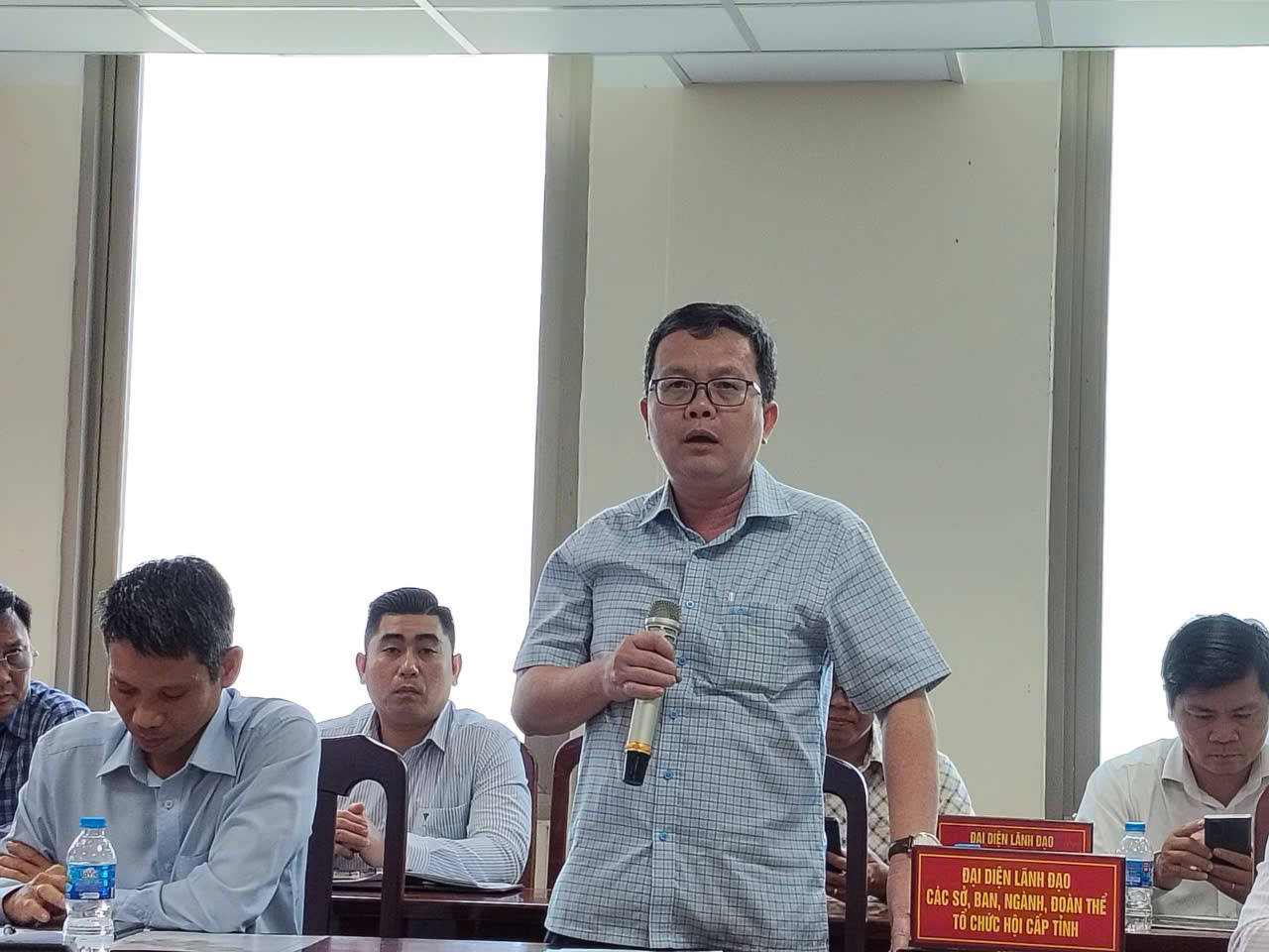 Công an Đồng Tháp xử phạt 15 người trong đoàn mô tô từ Cần Thơ về TPHCM - Ảnh 1.