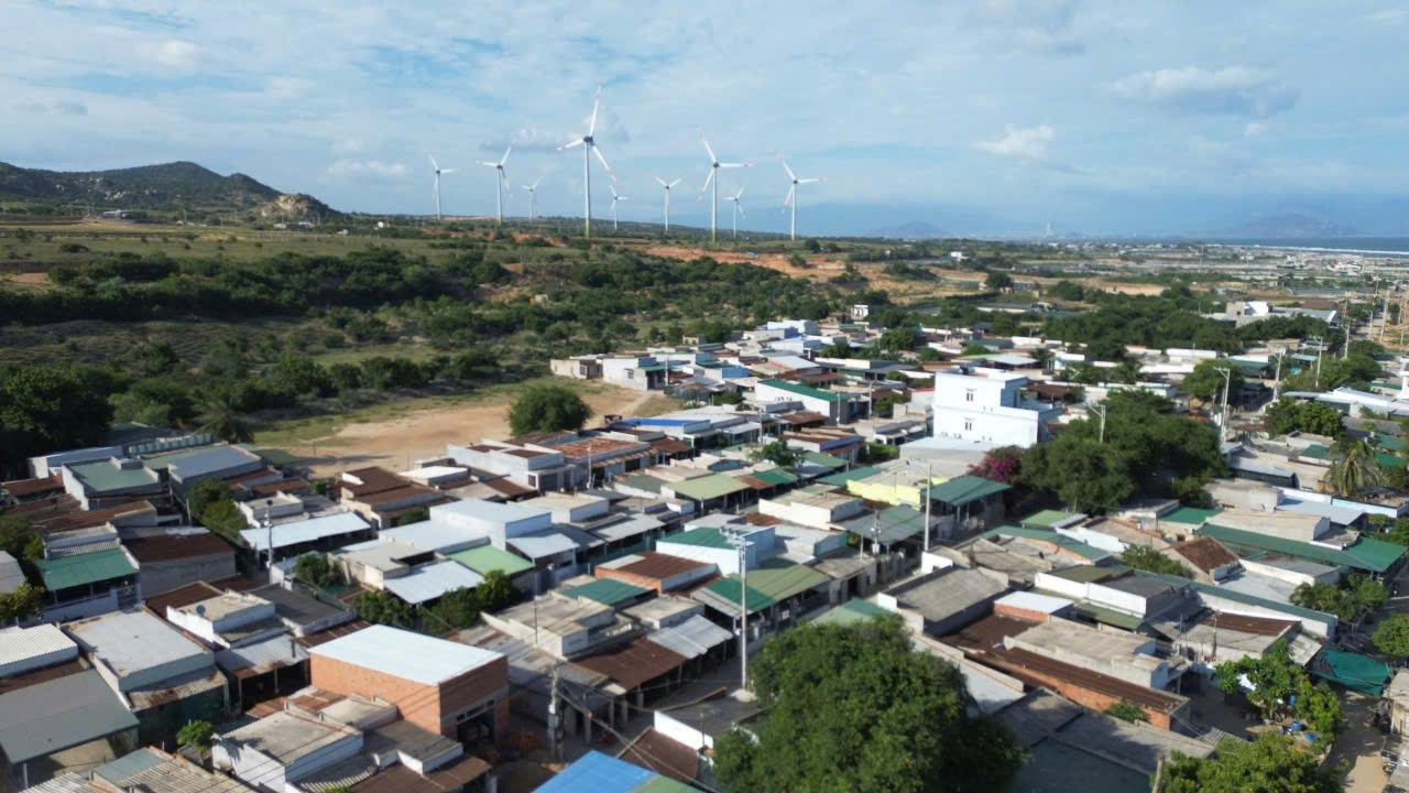 Đẩy nhanh giải phóng mặt bằng 2 dự án điện hạt nhân - Ảnh 1.