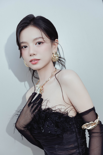 Bầu chọn hạng mục Nữ diễn vi&ecirc;n điện ảnh, truyền h&igrave;nh: Ai cũng xứng đ&aacute;ng! - Ảnh 4.