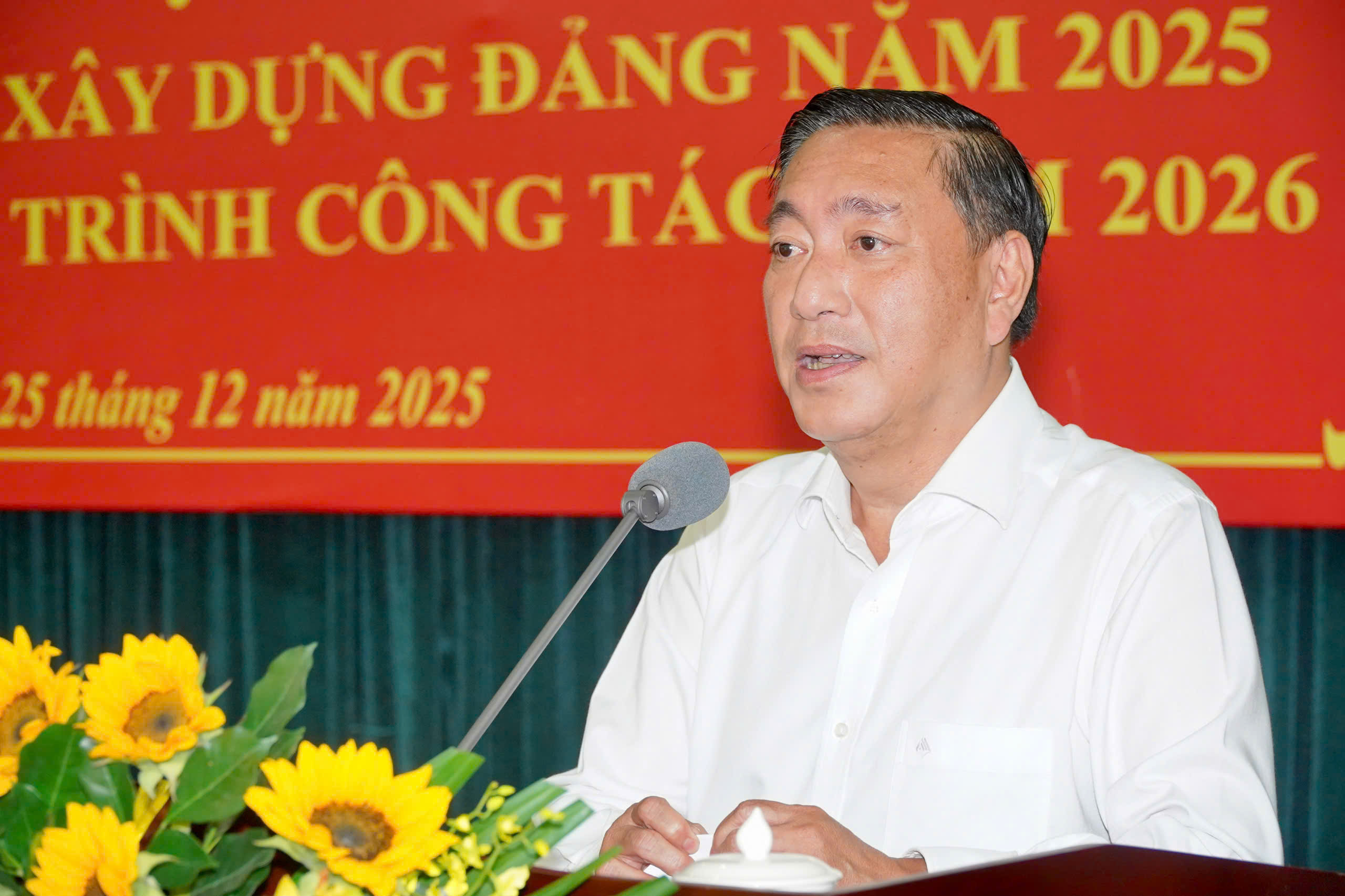 B&iacute; thư Th&agrave;nh ủy TPHCM: "L&agrave;m c&ocirc;ng t&aacute;c c&aacute;n bộ kh&oacute; lắm" - Ảnh 6.