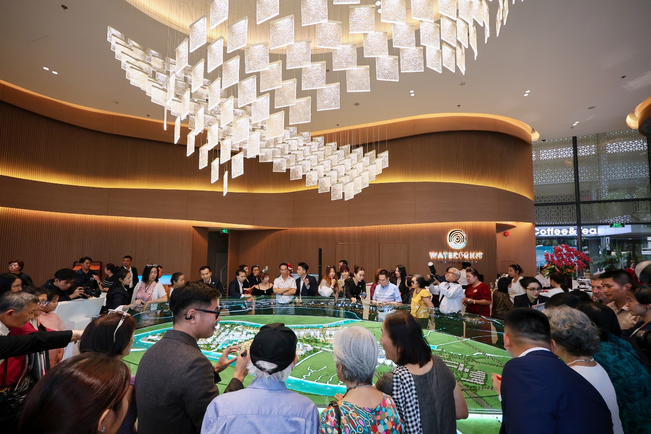 Hạ tầng tỷ đô, pháp lý hoàn chỉnh tạo lực đẩy cho BĐS khu Tây TP HCM cuối năm - Ảnh 2.