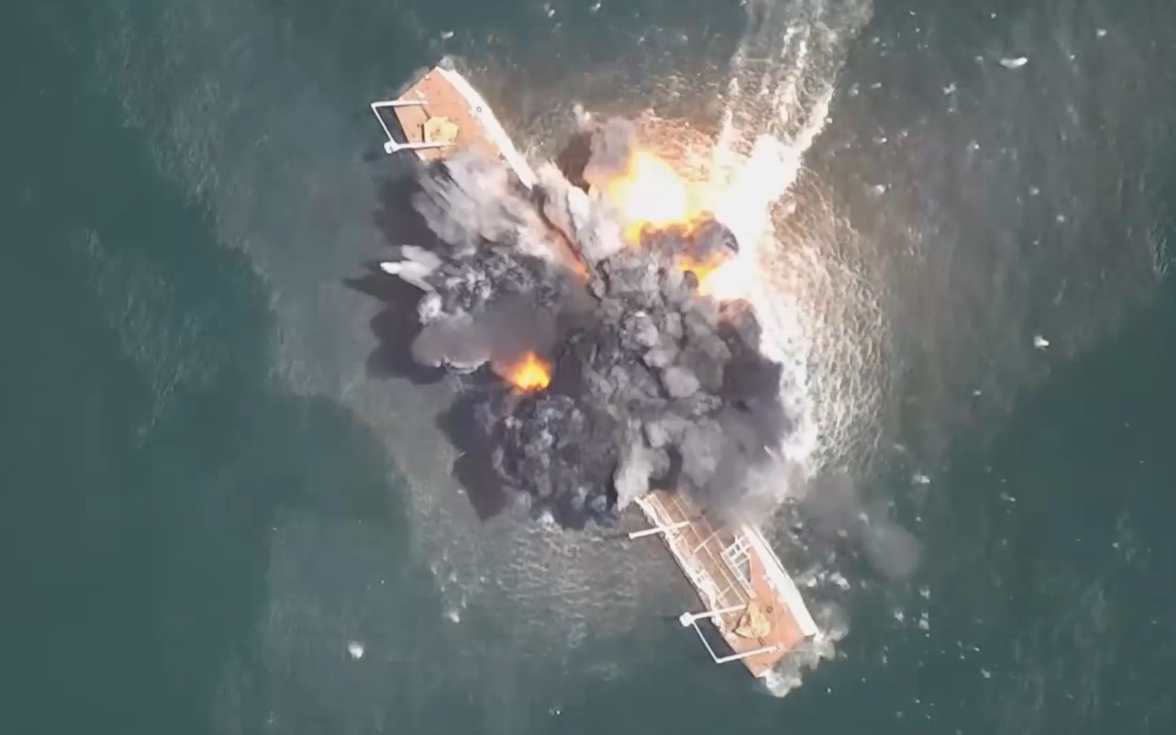 Ukraine tung &ldquo;đ&ograve;n đ&aacute;nh li&ecirc;n ho&agrave;n&rdquo; Nga thiệt hại nặng? - Ảnh 2.