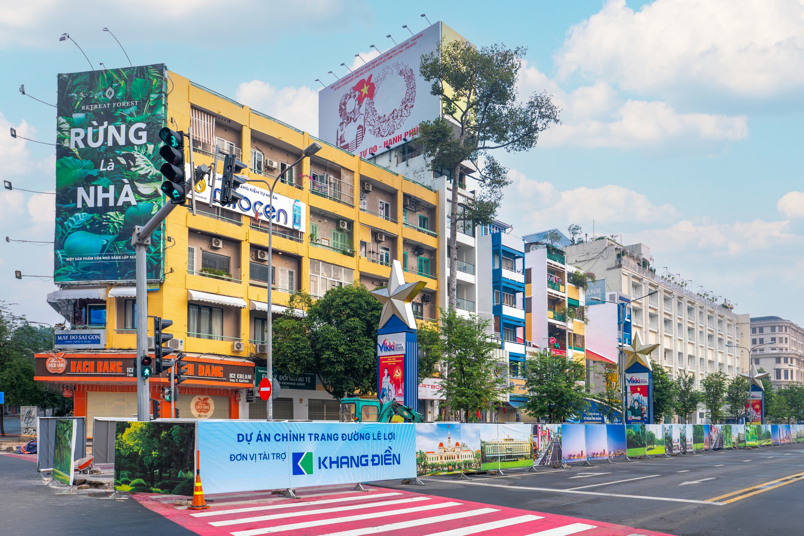 Đường Lê Lợi "lột xác" ngỡ ngàng sau khi khoác áo mới - Ảnh 2.