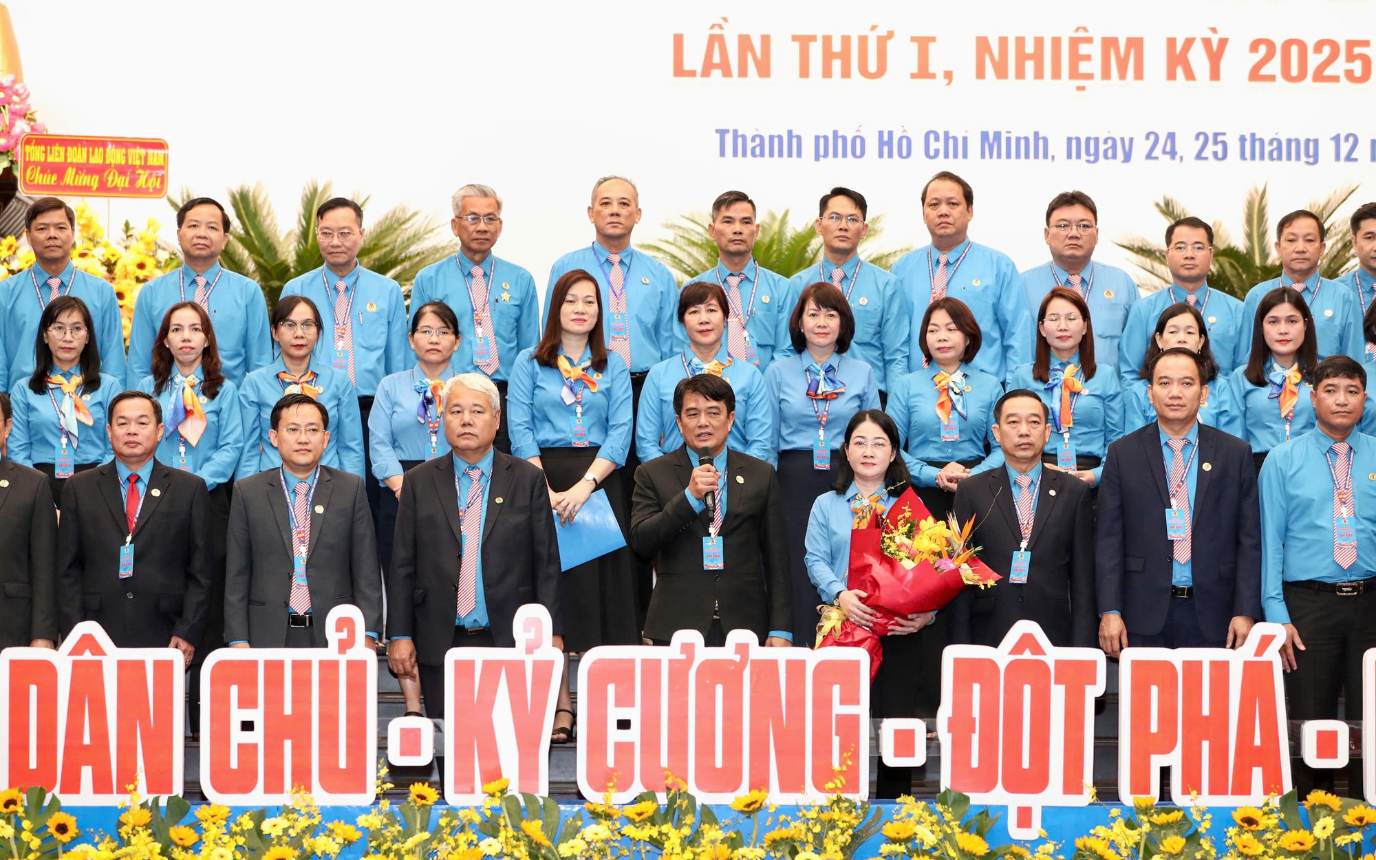 Năm 2025, h&agrave;ng trăm ngh&igrave;n lao động TPHCM t&igrave;m được việc mới - Ảnh 2.