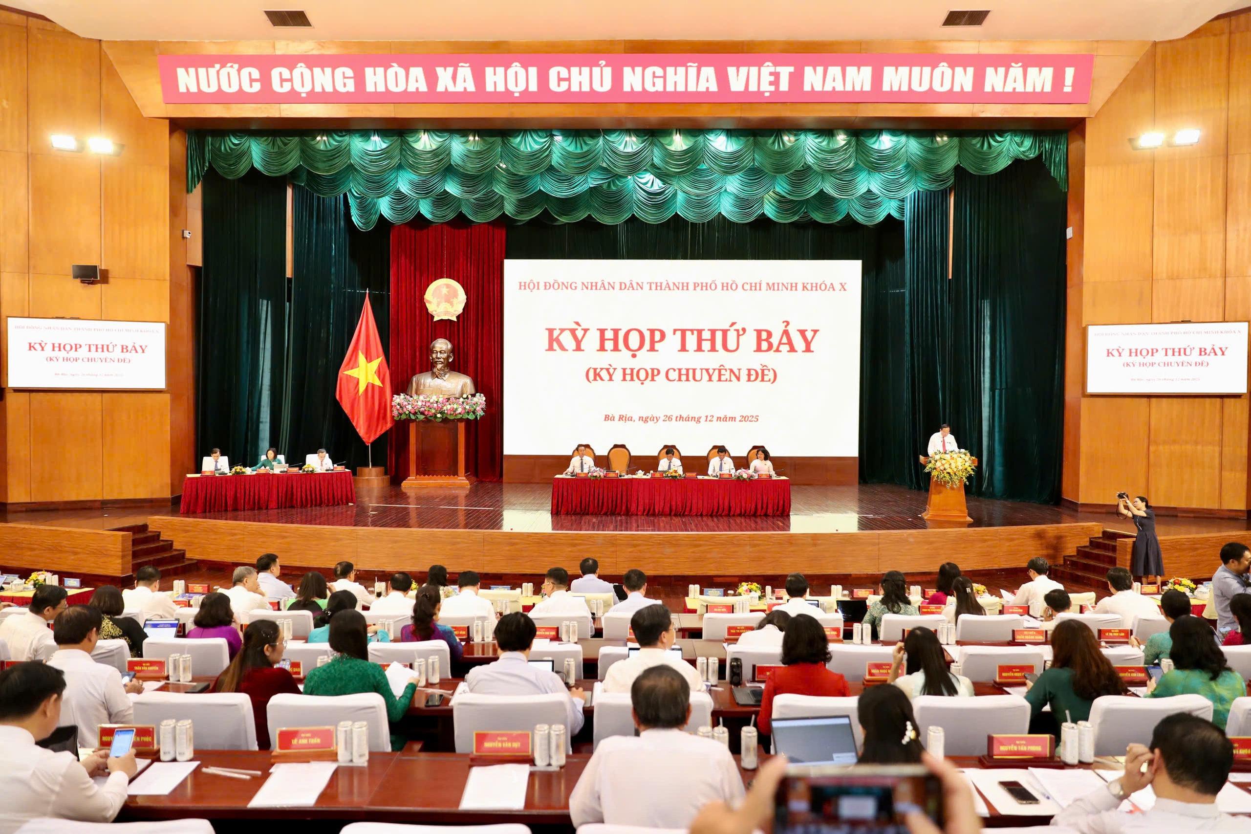 TPHCM thông qua chủ trương đầu tư hai bệnh viện quy mô lớn tại xã Tân Nhựt - Ảnh 2.