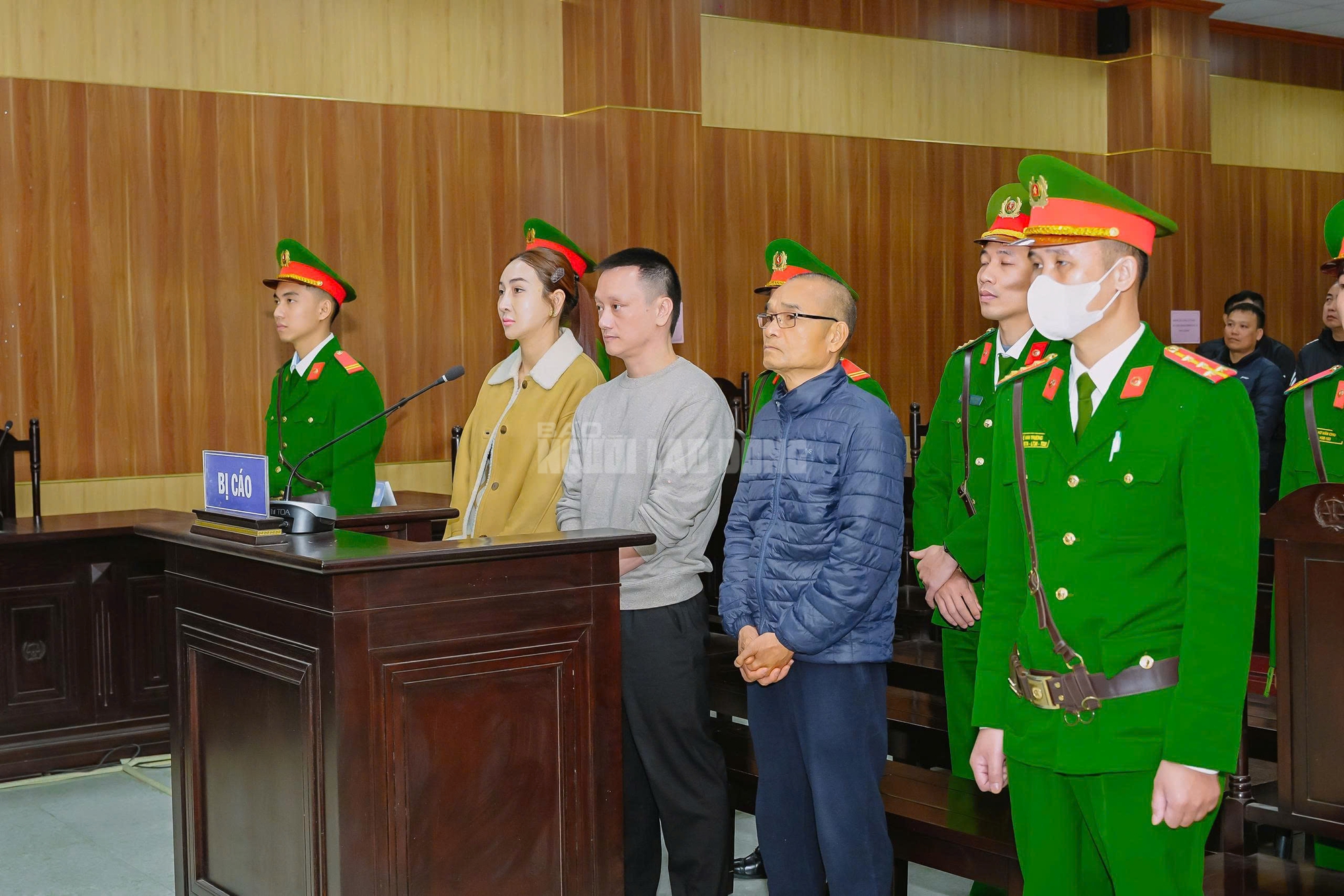 Mua nh&agrave; 13 tỉ đồng, vợ chồng tr&ugrave;m giang hồ Vi "ngộ" l&agrave;m hợp đồng chỉ 3,7 tỉ đồng - Ảnh 1.