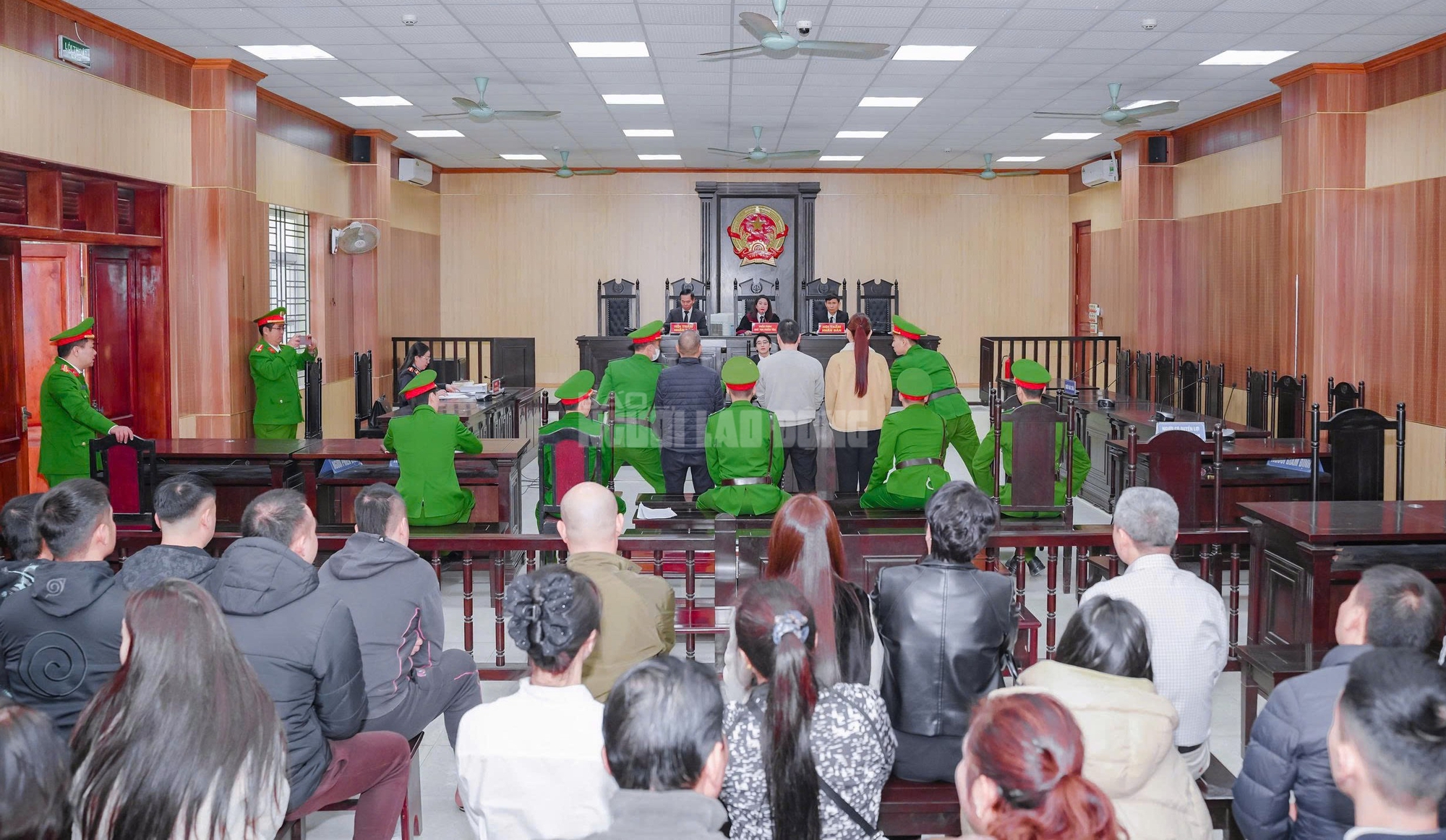 Mua nh&agrave; 13 tỉ đồng, vợ chồng tr&ugrave;m giang hồ Vi "ngộ" l&agrave;m hợp đồng chỉ 3,7 tỉ đồng - Ảnh 2.