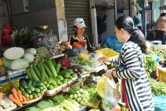 Hộ kinh doanh lo lắng trước giờ G - Ảnh 1.