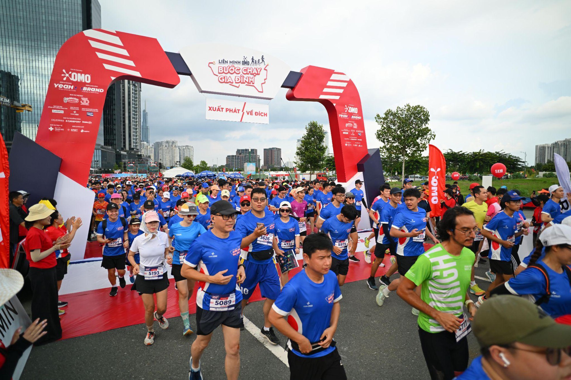 OMO cổ vũ tinh thần “ngại gì bẩn” của gia đình trẻ thông qua chuỗi hoạt động thể thao - Ảnh 2.