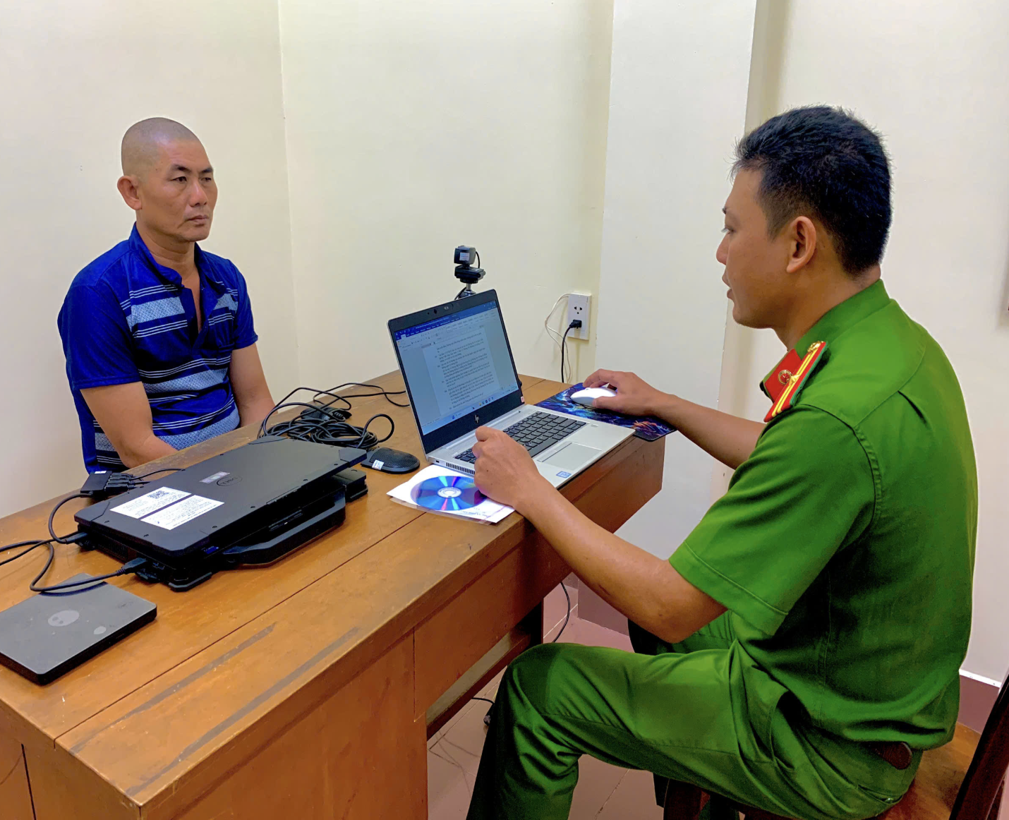 Vĩnh Long: Bắt gã đàn ông bóp cổ người tình đến chết - Ảnh 1.