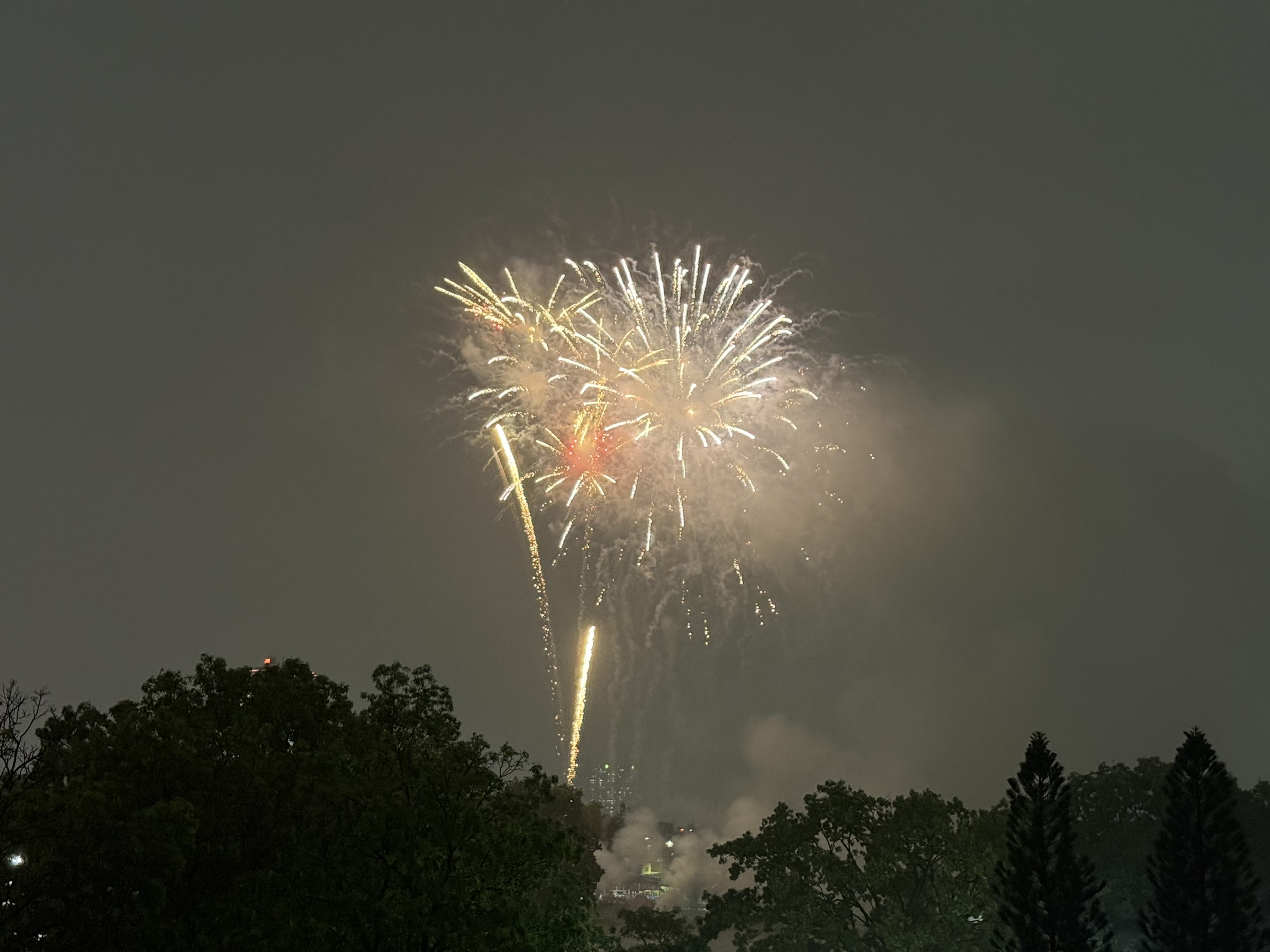 Người dân TPHCM xem bắn pháo hoa chào năm mới 2026 tại đâu? - Ảnh 1.