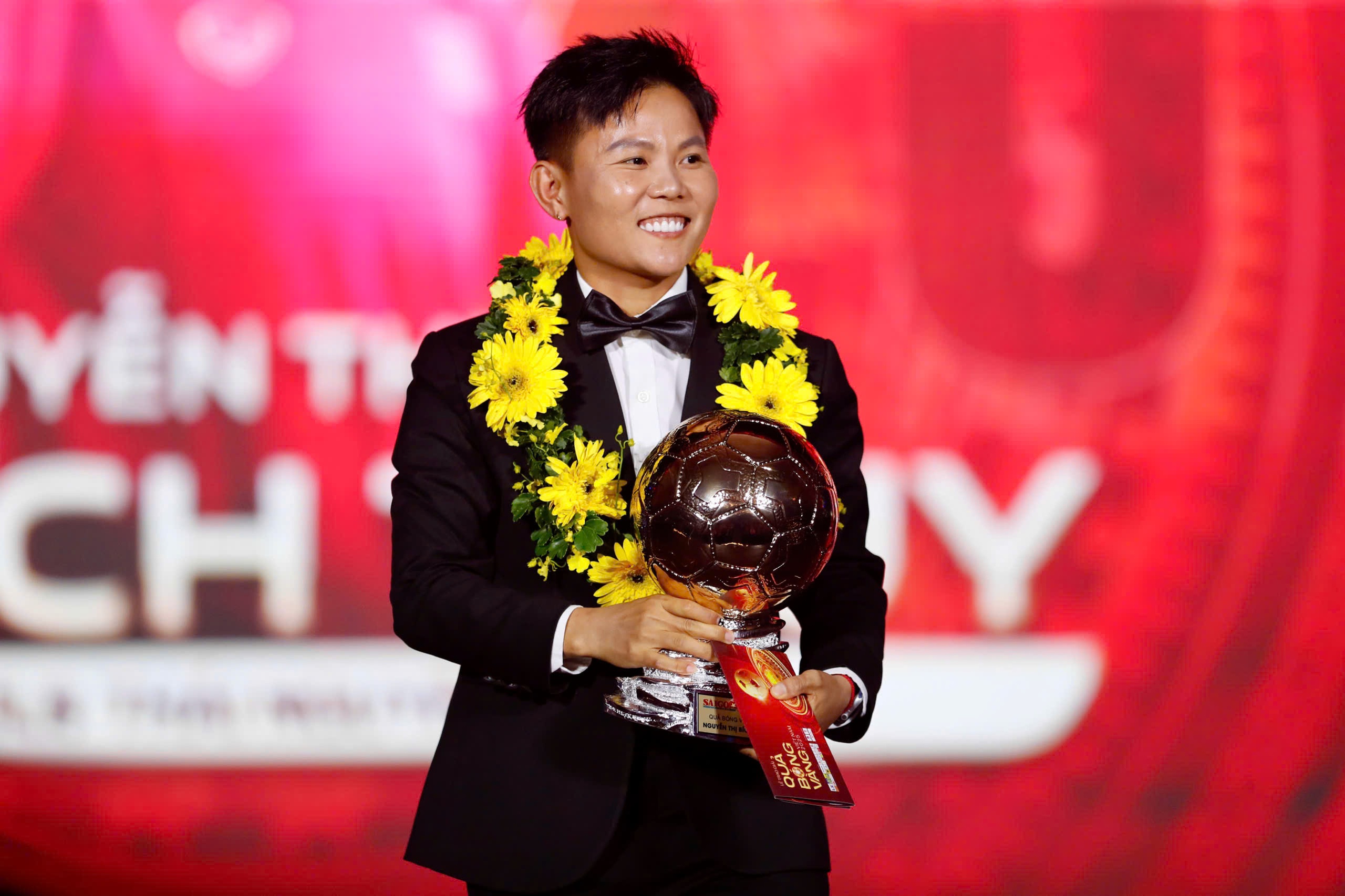 Hoàng Đức đoạt cú đúp danh hiệu ở Giải thưởng QBV Việt Nam 2025 - Ảnh 4.