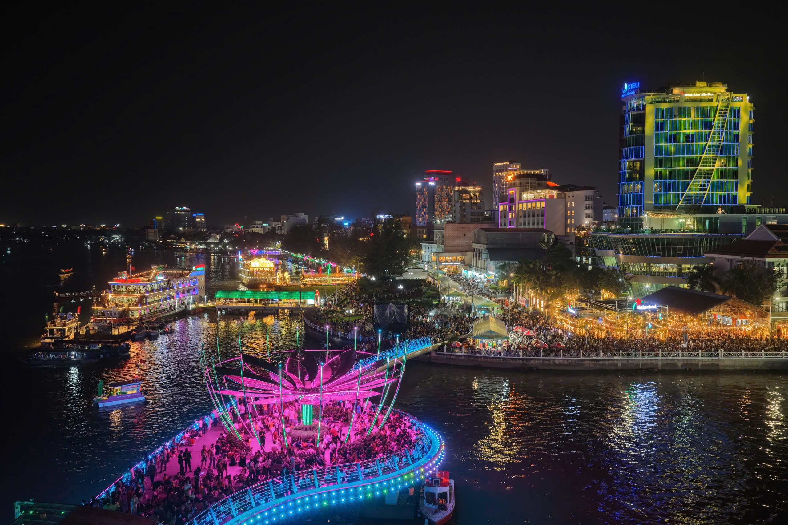 Đặc sắc chương tr&igrave;nh khai mạc Lễ hội Văn h&oacute;a S&ocirc;ng nước Cần Thơ - Ảnh 9.