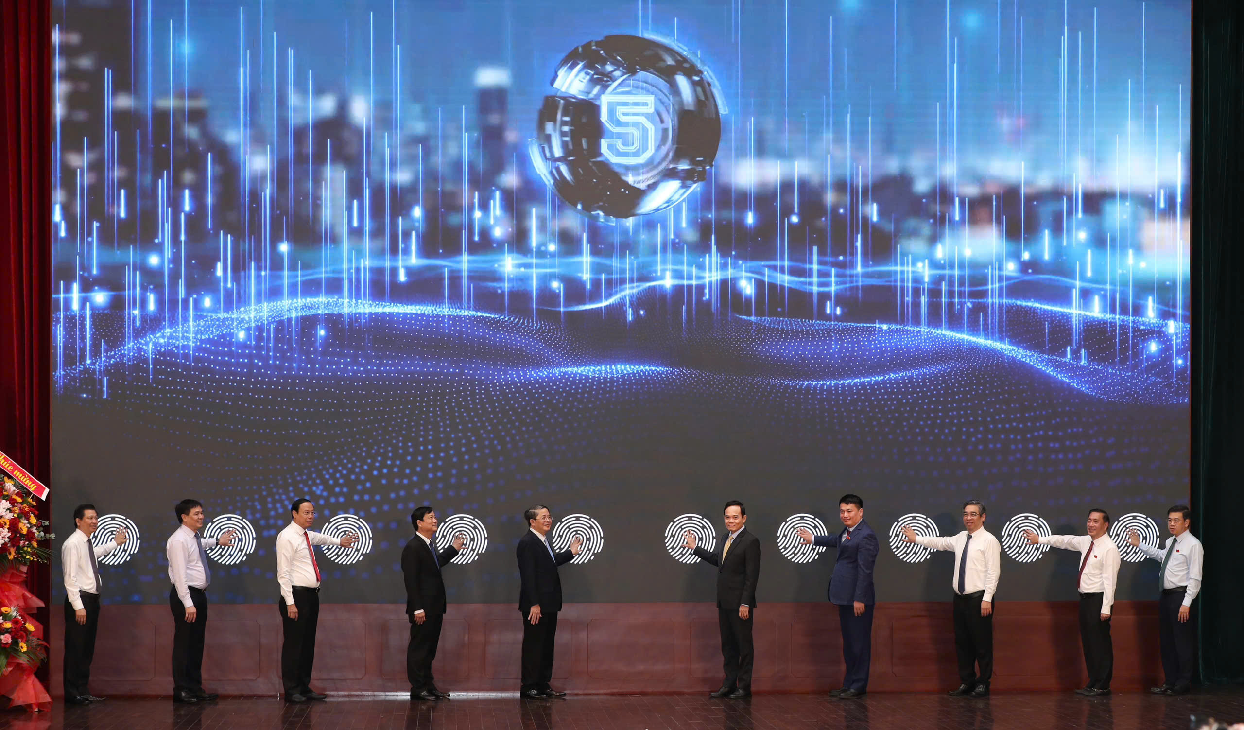 TPHCM: Công bố nền tảng "HĐND số" và Cổng thông tin điện tử HĐND - Ảnh 1.