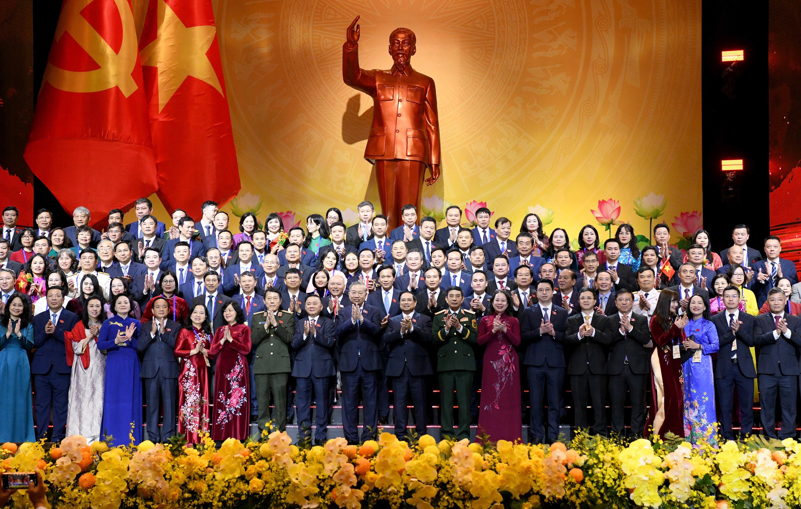 Vinh danh 17 tập thể v&agrave; c&aacute; nh&acirc;n Anh h&ugrave;ng tại Đại hội thi đua y&ecirc;u nước lần thứ XI - Ảnh 4.