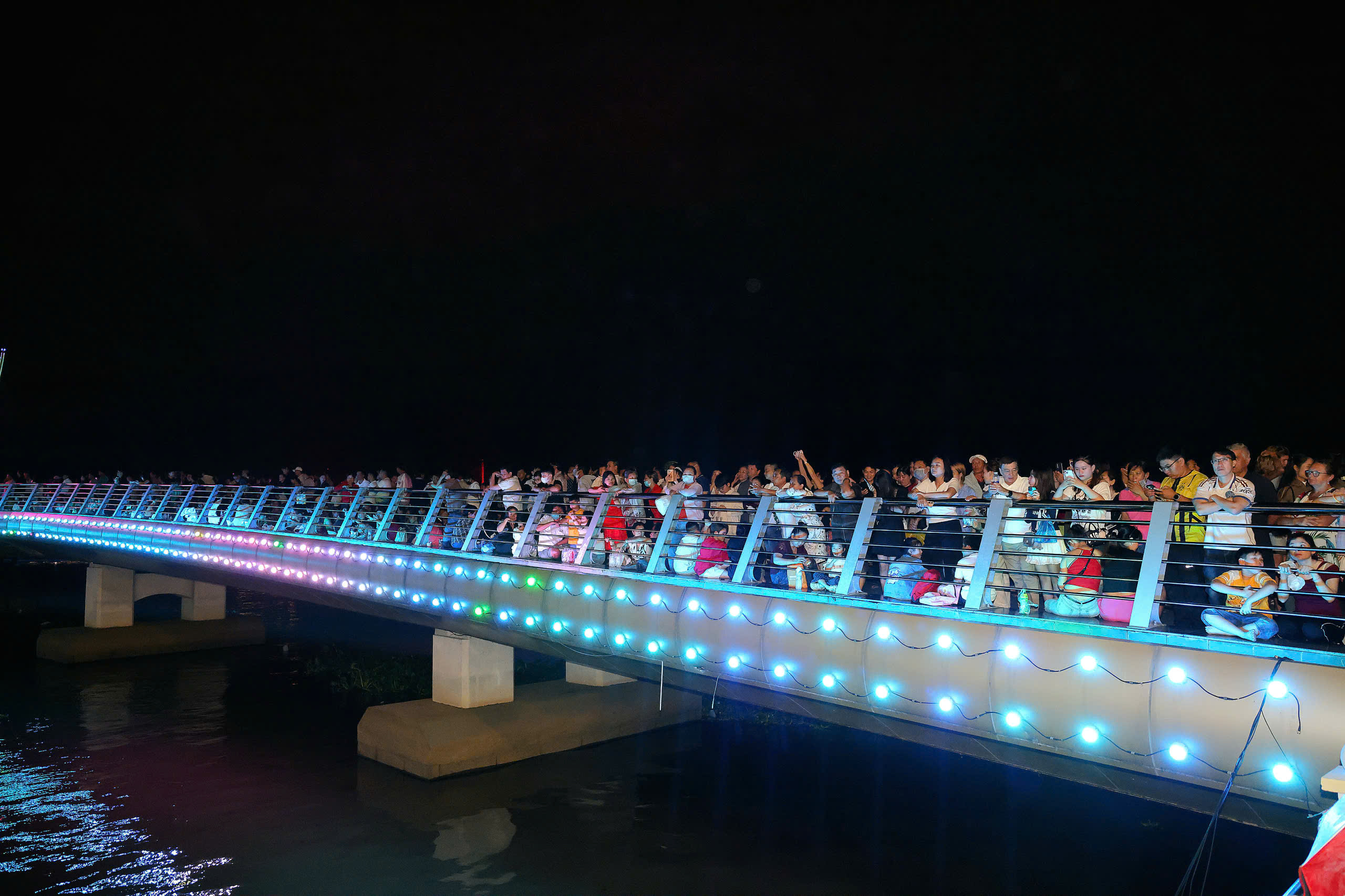 Đặc sắc chương tr&igrave;nh khai mạc Lễ hội Văn h&oacute;a S&ocirc;ng nước Cần Thơ - Ảnh 7.